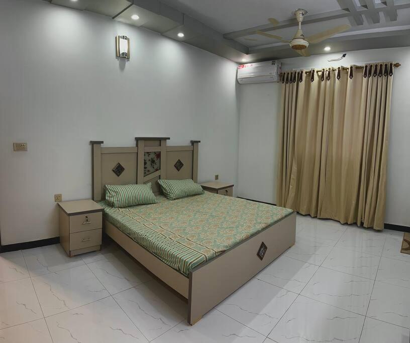 Paint house home in karachi 2 bedroom aprtment view 3
