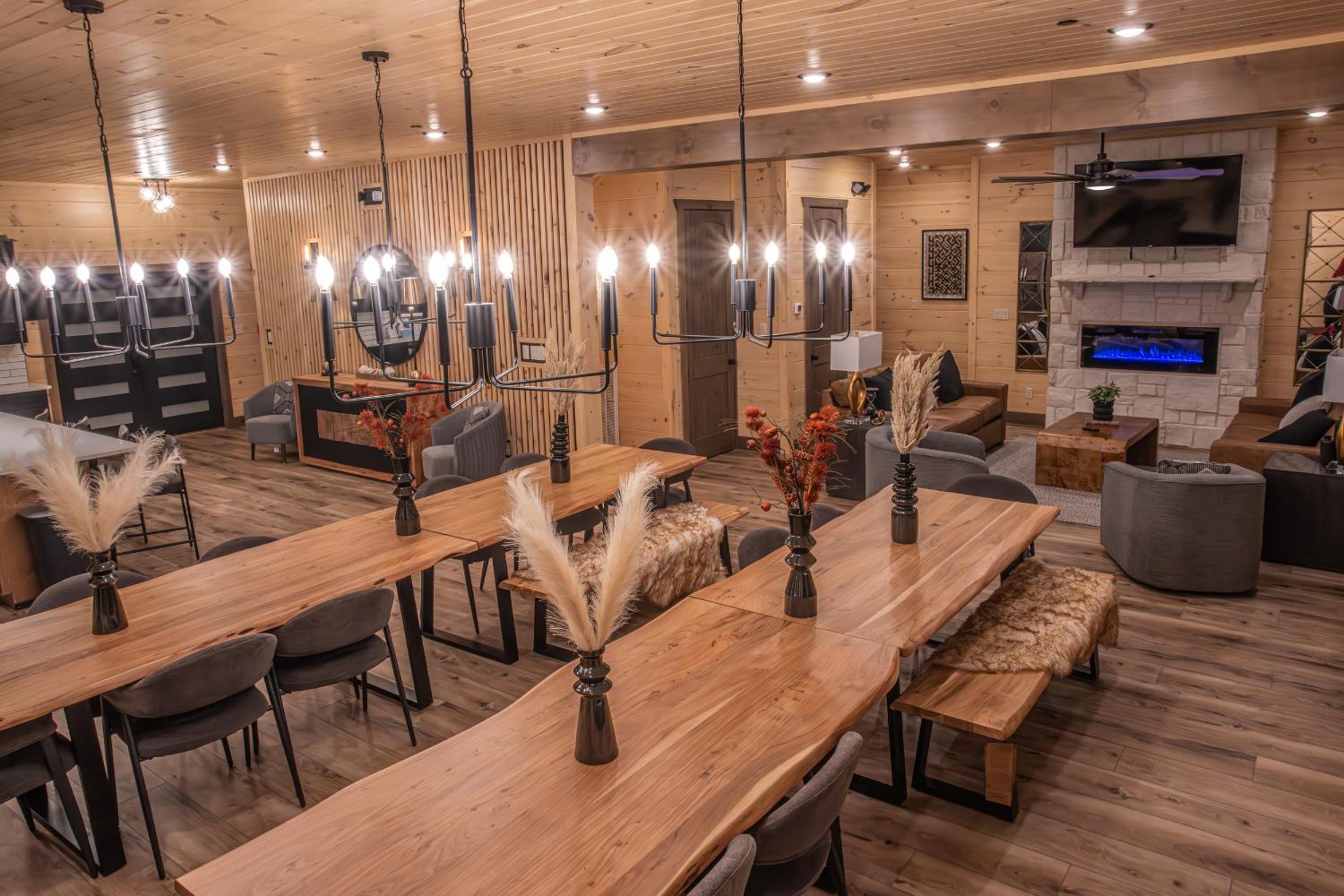 Luxury 12-Bedroom Cabin with Indoor Pool, Hot tub & Movie Theater, Sleeps 36 view 5
