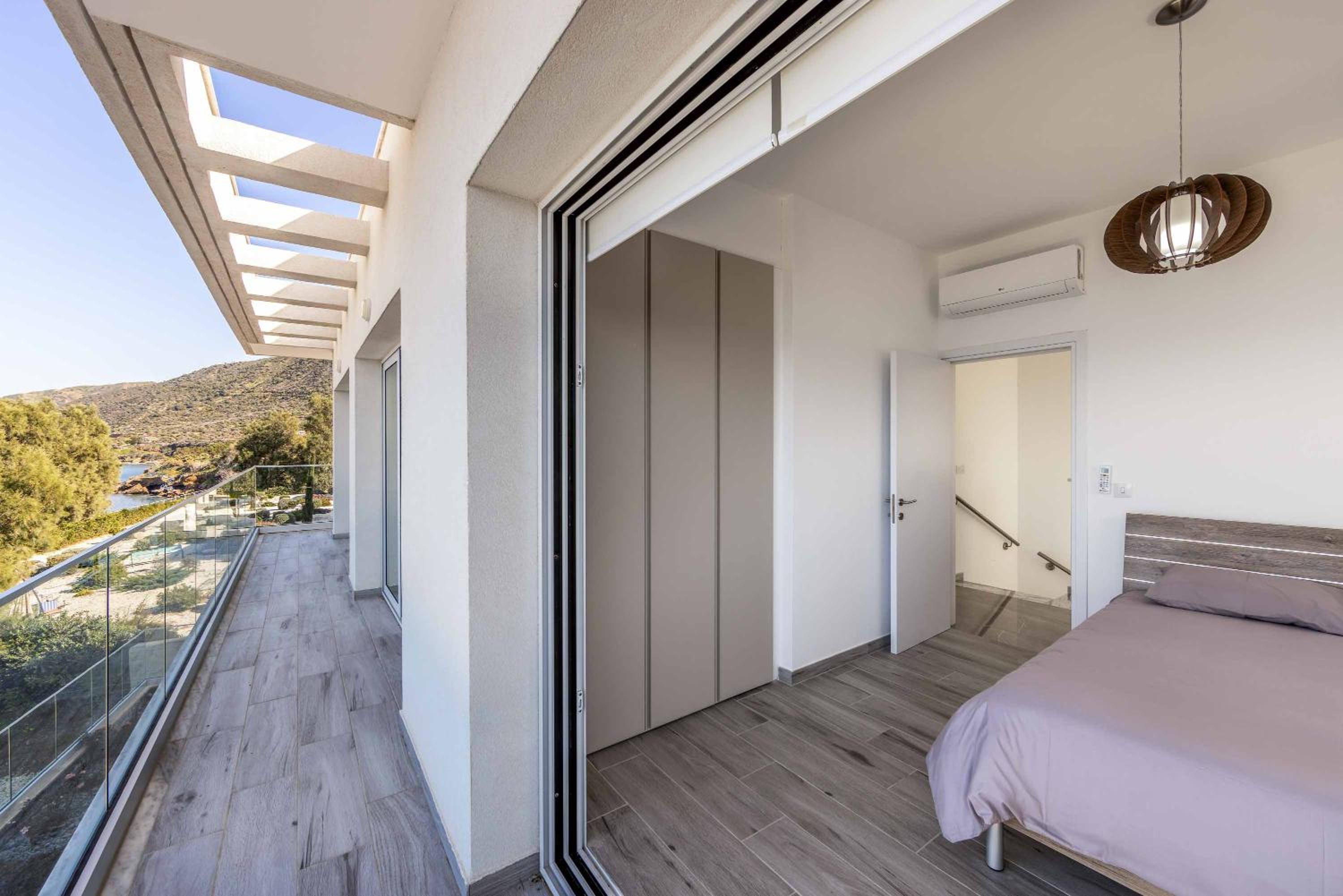Pomos Seashore Villa