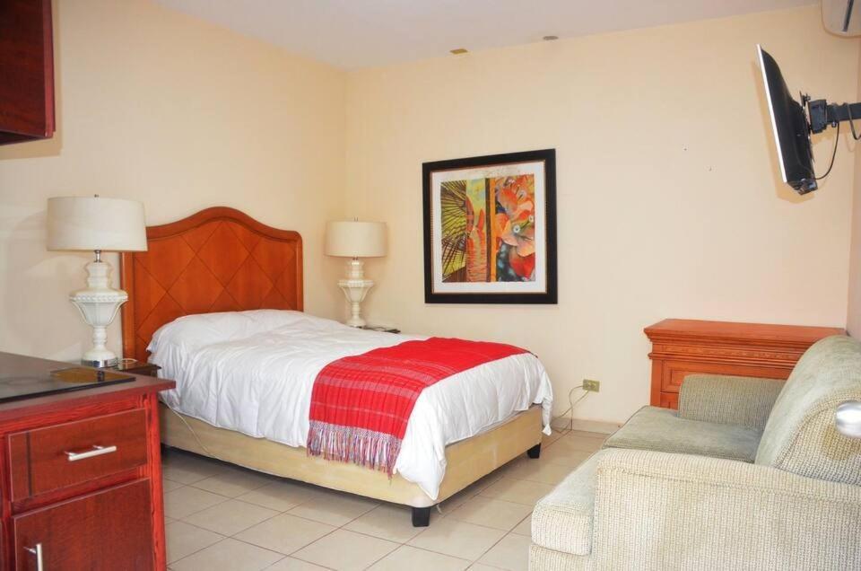 Hotel Boutique Los Arcos view 3
