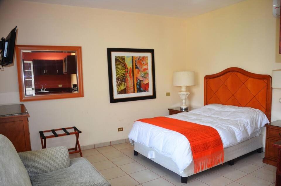 Hotel Boutique Los Arcos view 4