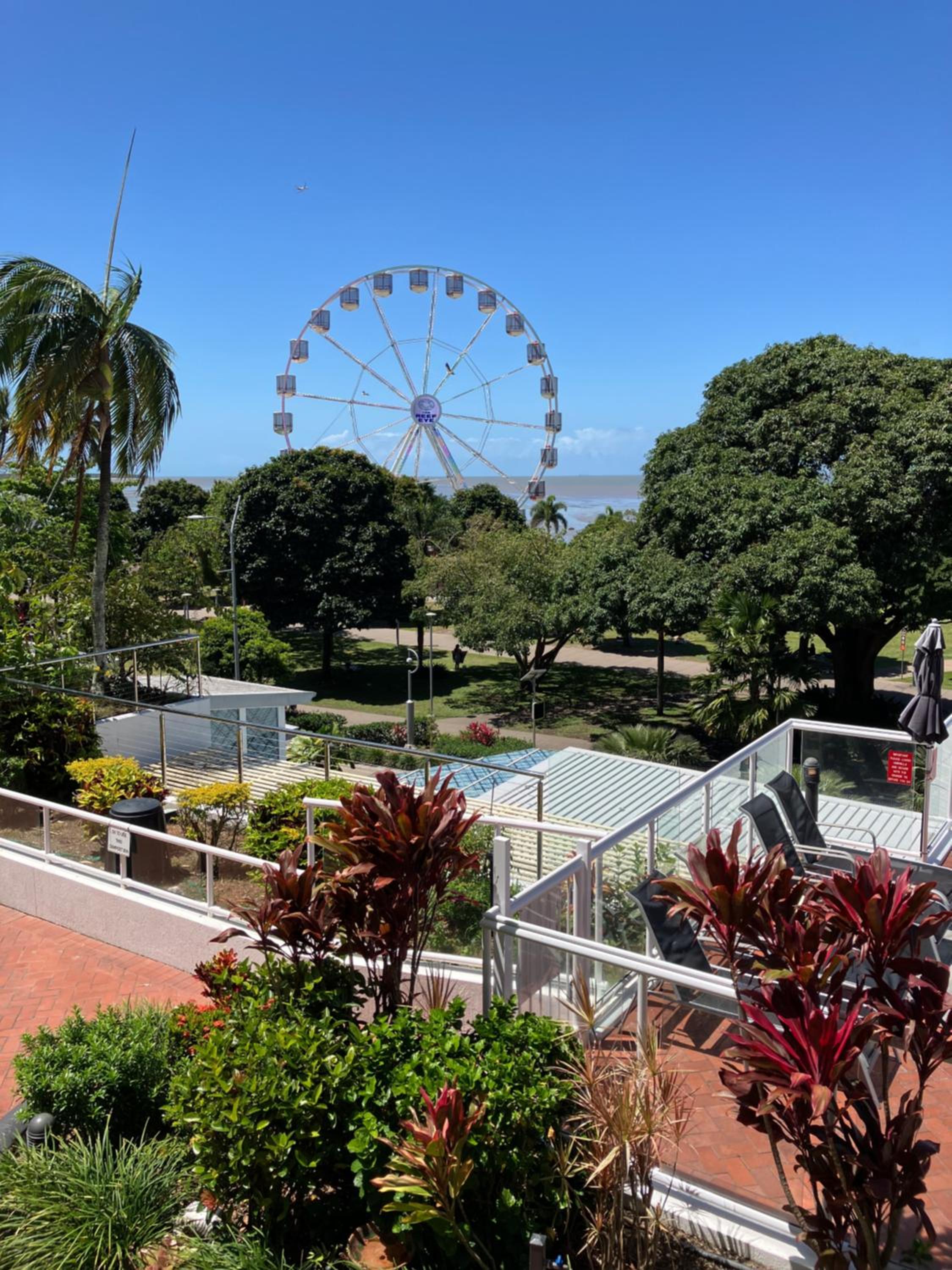 Cairns Esplanade Lagoon Apartment