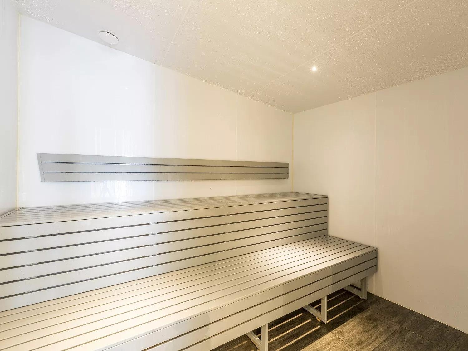 2 Bedroom Family Apartment in Surfers Paradise - Artique - Privately Managed & Self Contained - Wow Stay