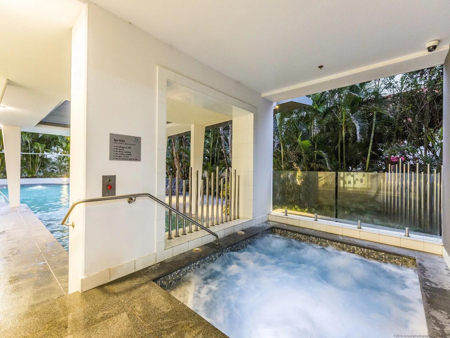 2 Bedroom Family Apartment in Surfers Paradise - Artique - Privately Managed & Self Contained - Wow Stay