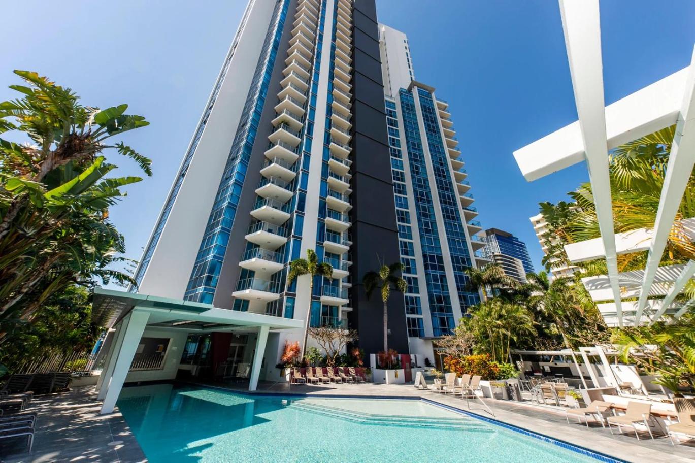 2 Bedroom Family Apartment in Surfers Paradise - Artique - Privately Managed & Self Contained - Wow Stay