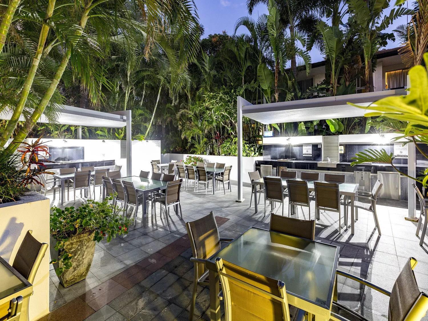 2 Bedroom Family Apartment in Surfers Paradise - Artique - Privately Managed & Self Contained - Wow Stay