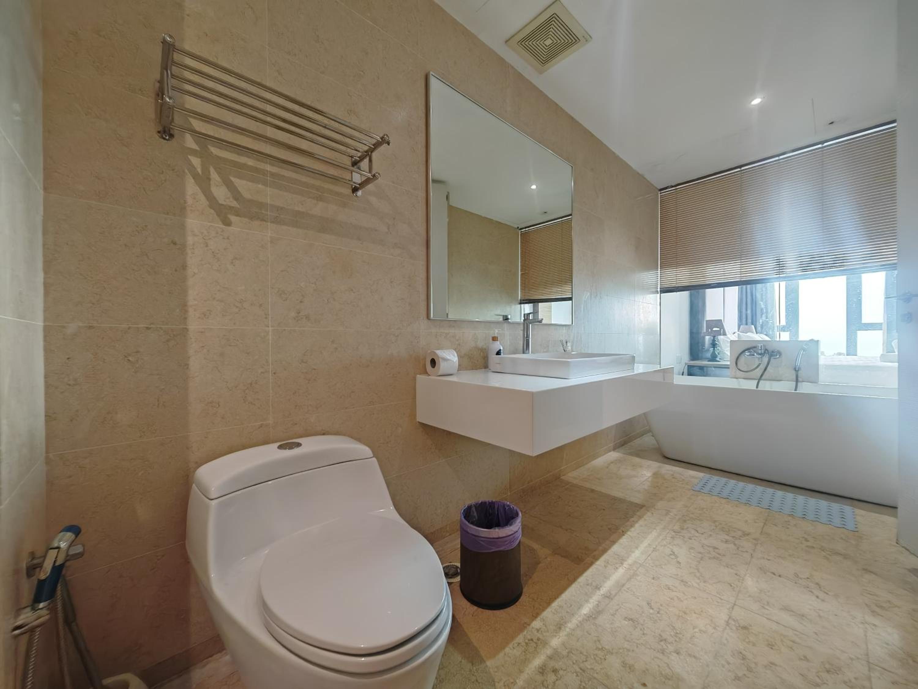 Luxe Romance with Seaview & Bathtub - Jazz Suites by Ocean Luxe photo 8