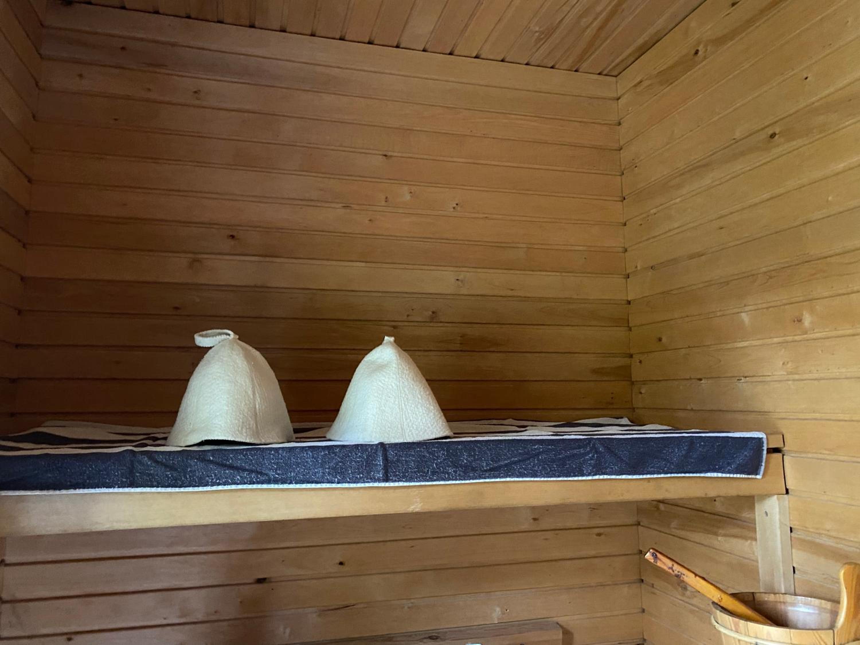 Merineitsi peamaja saunaga kahele