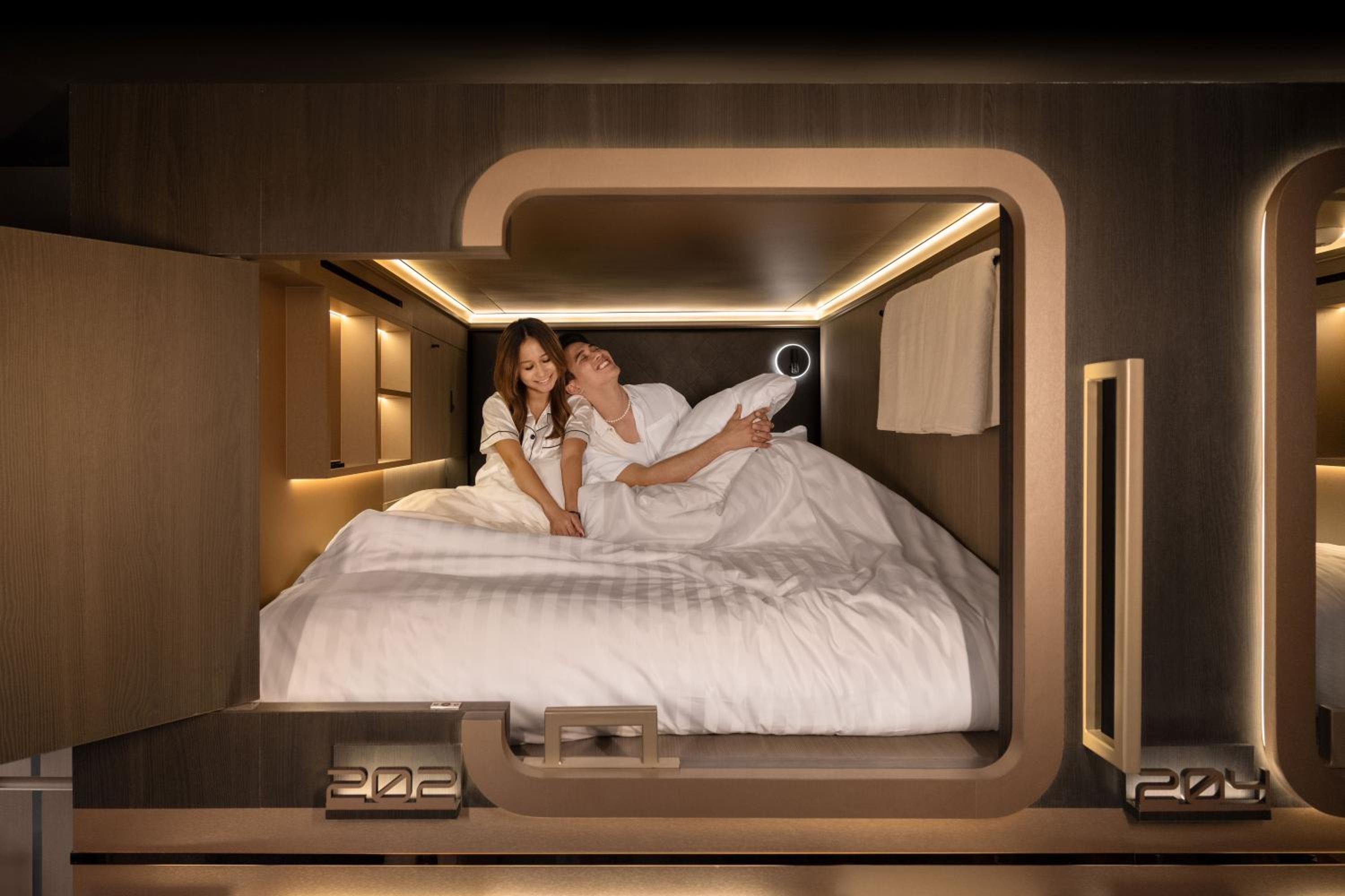 Cube Social Boutique Capsule Hotel at Boat Quay