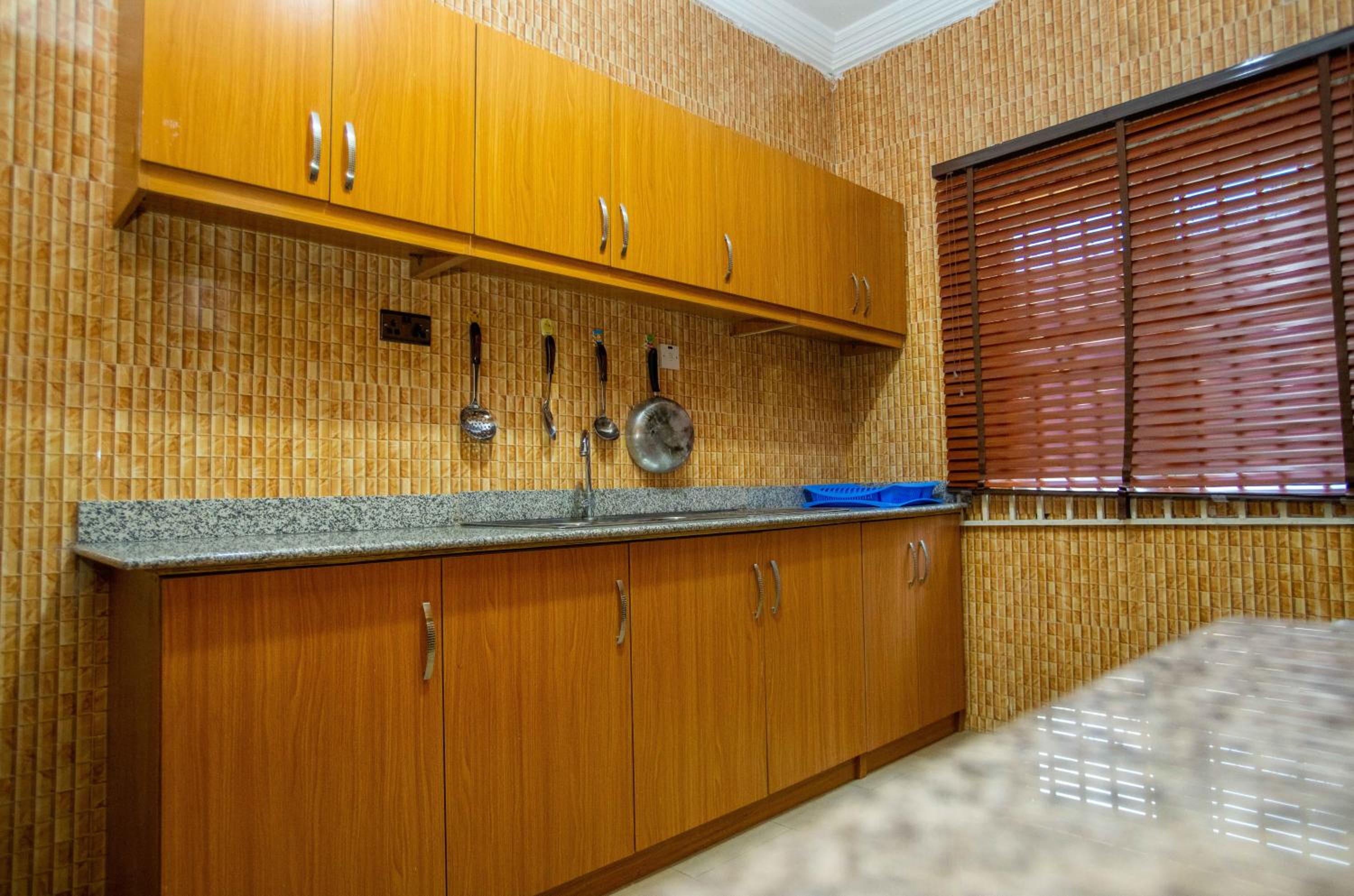 Topfun Apartment