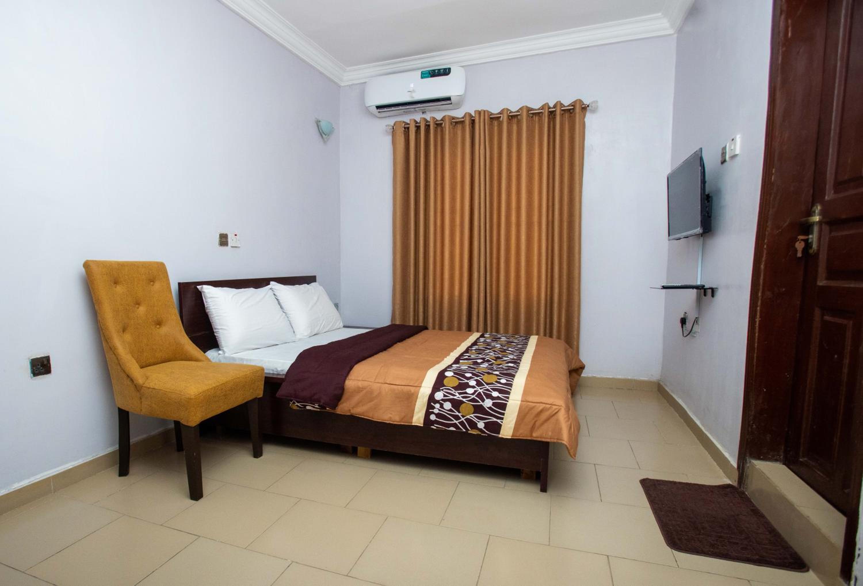 Topfun Apartment