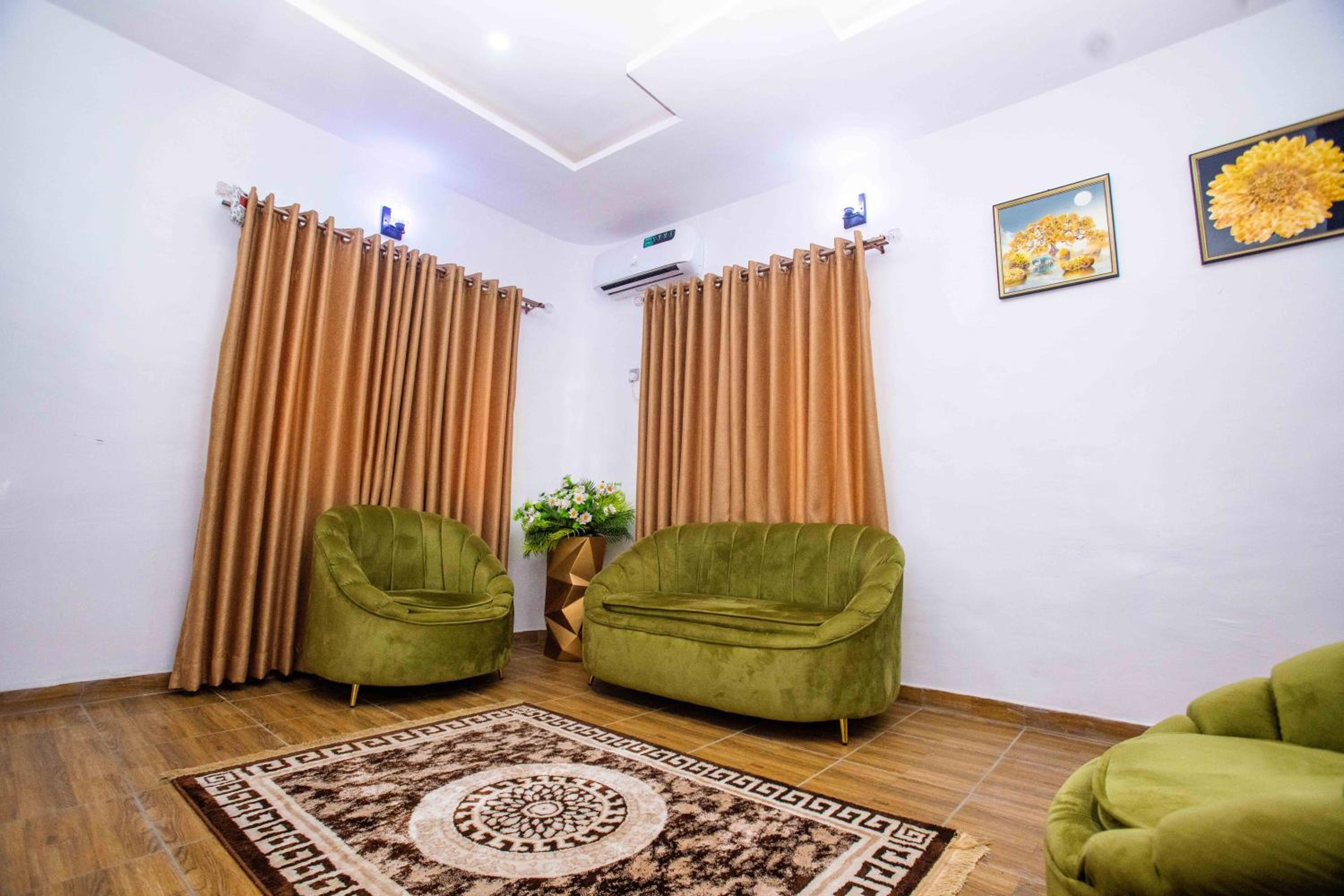 Topfun Apartment