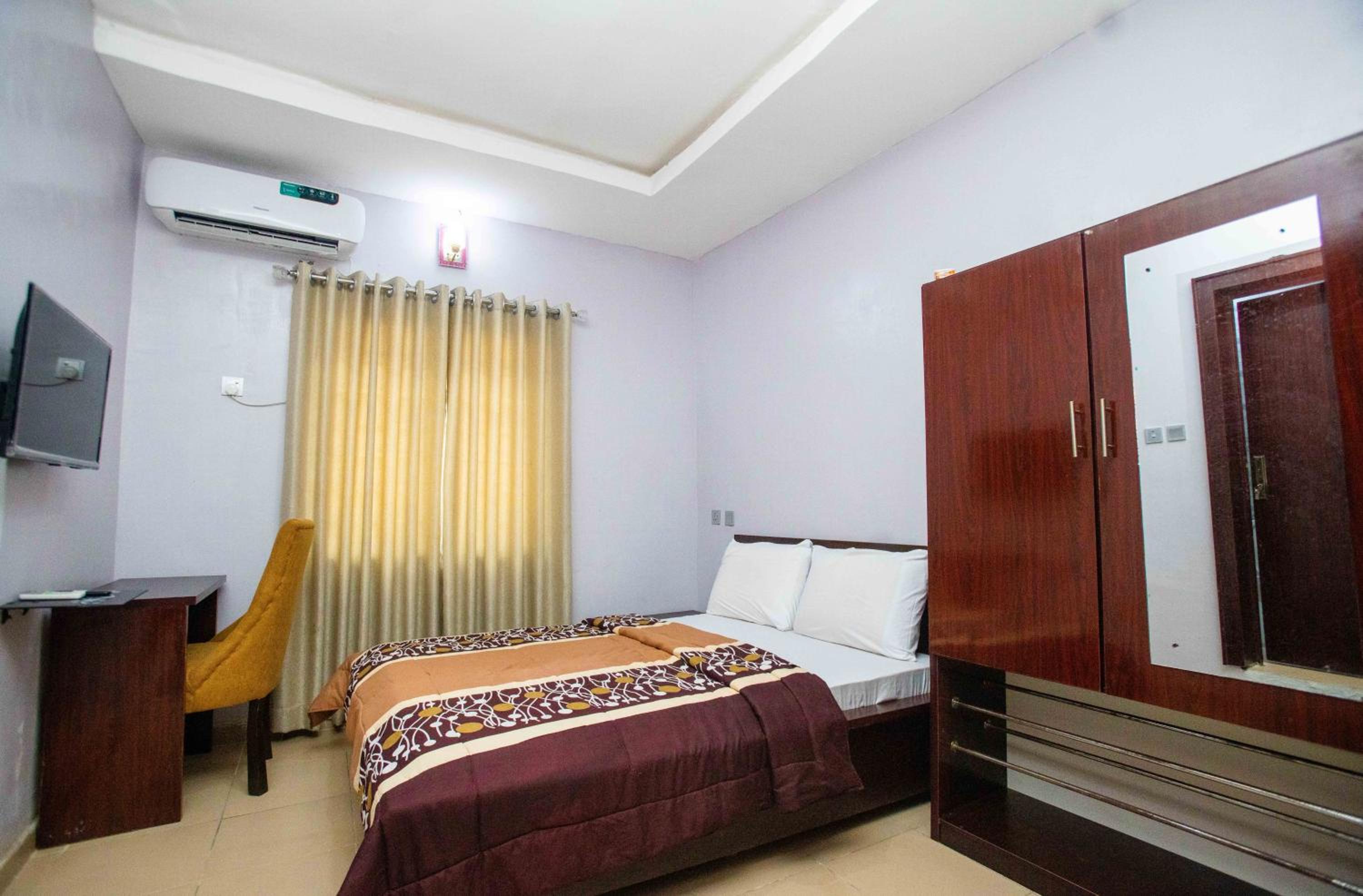 Topfun Apartment