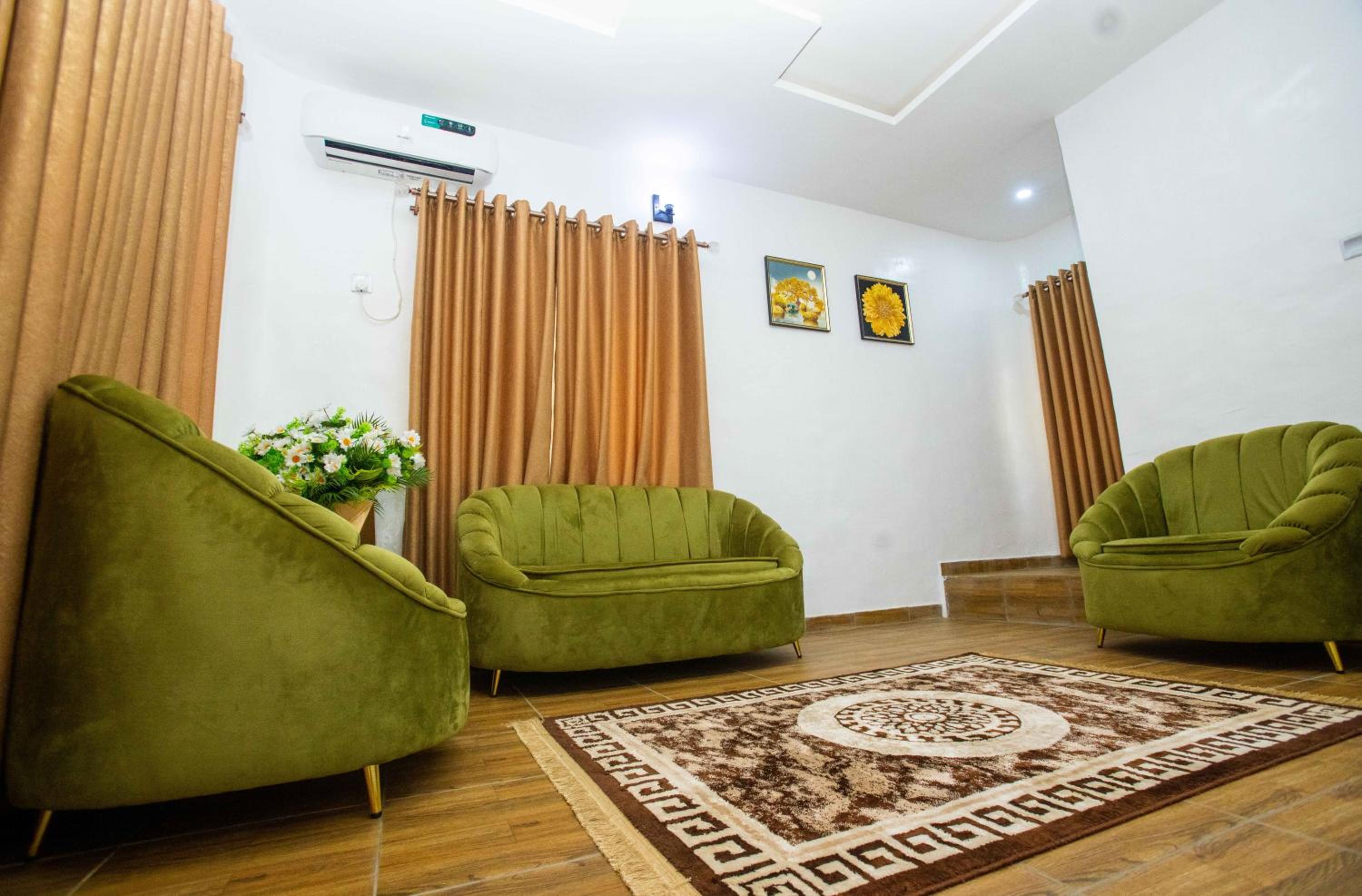 Topfun Apartment