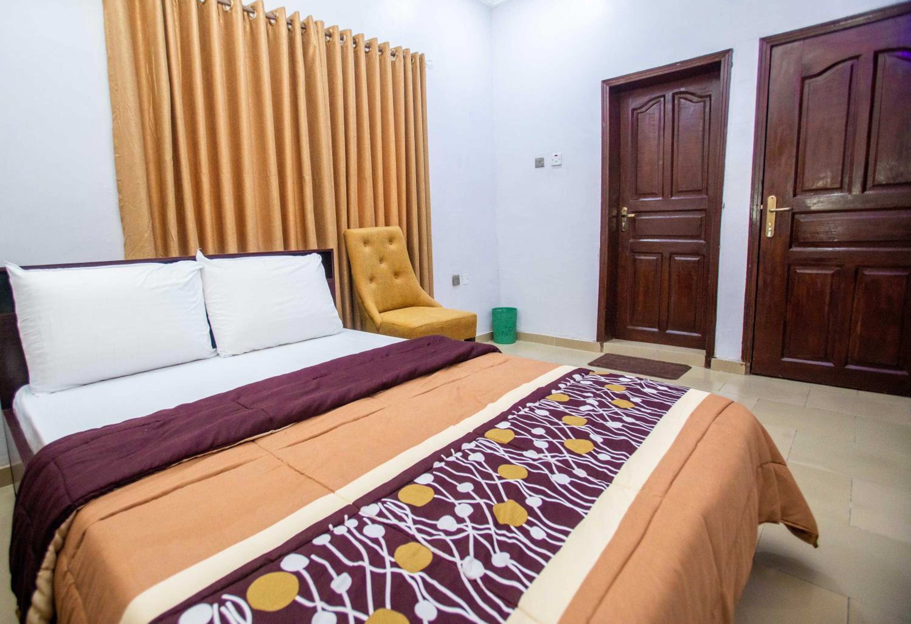 Topfun Apartment
