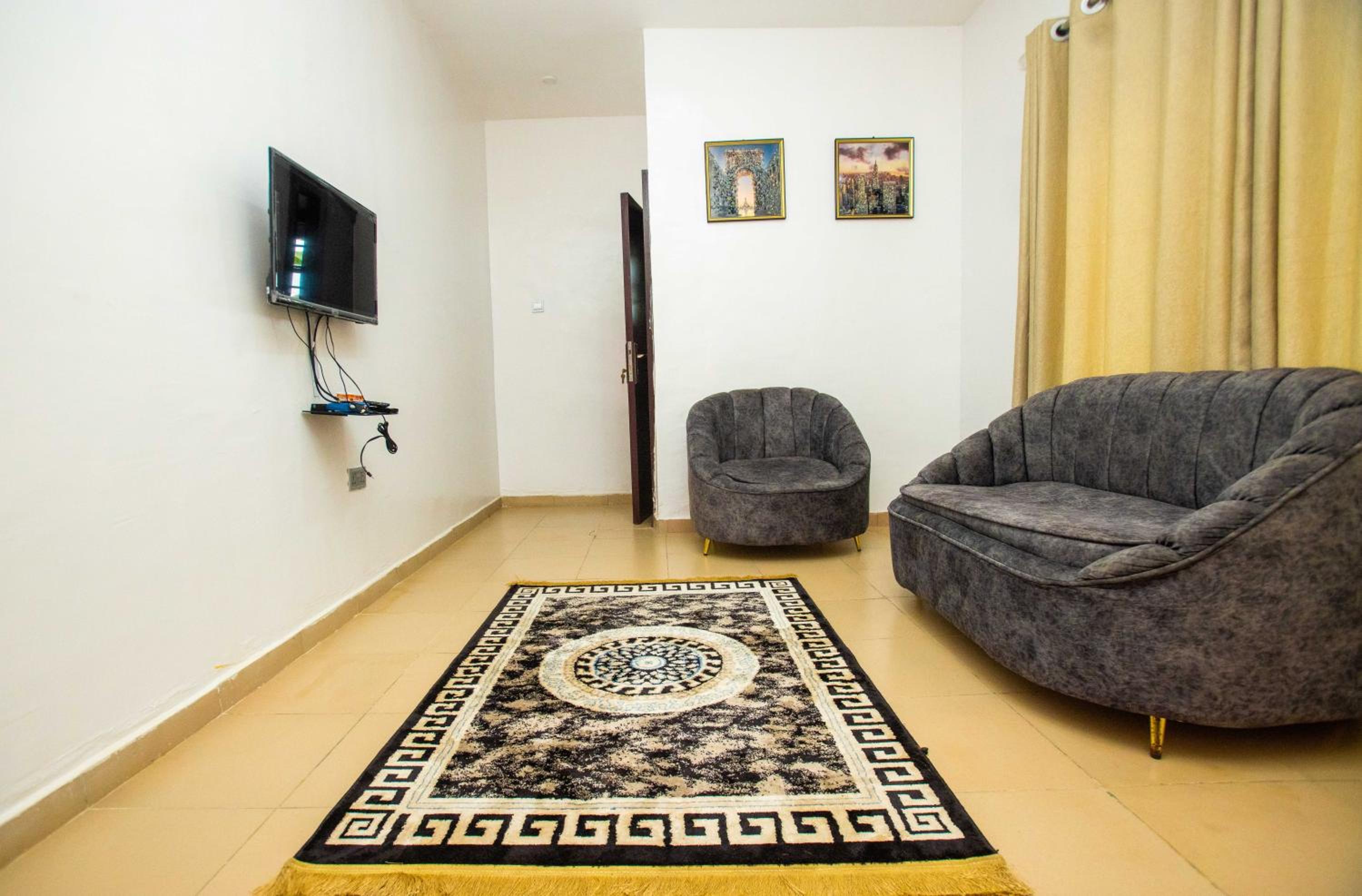 Topfun Apartment
