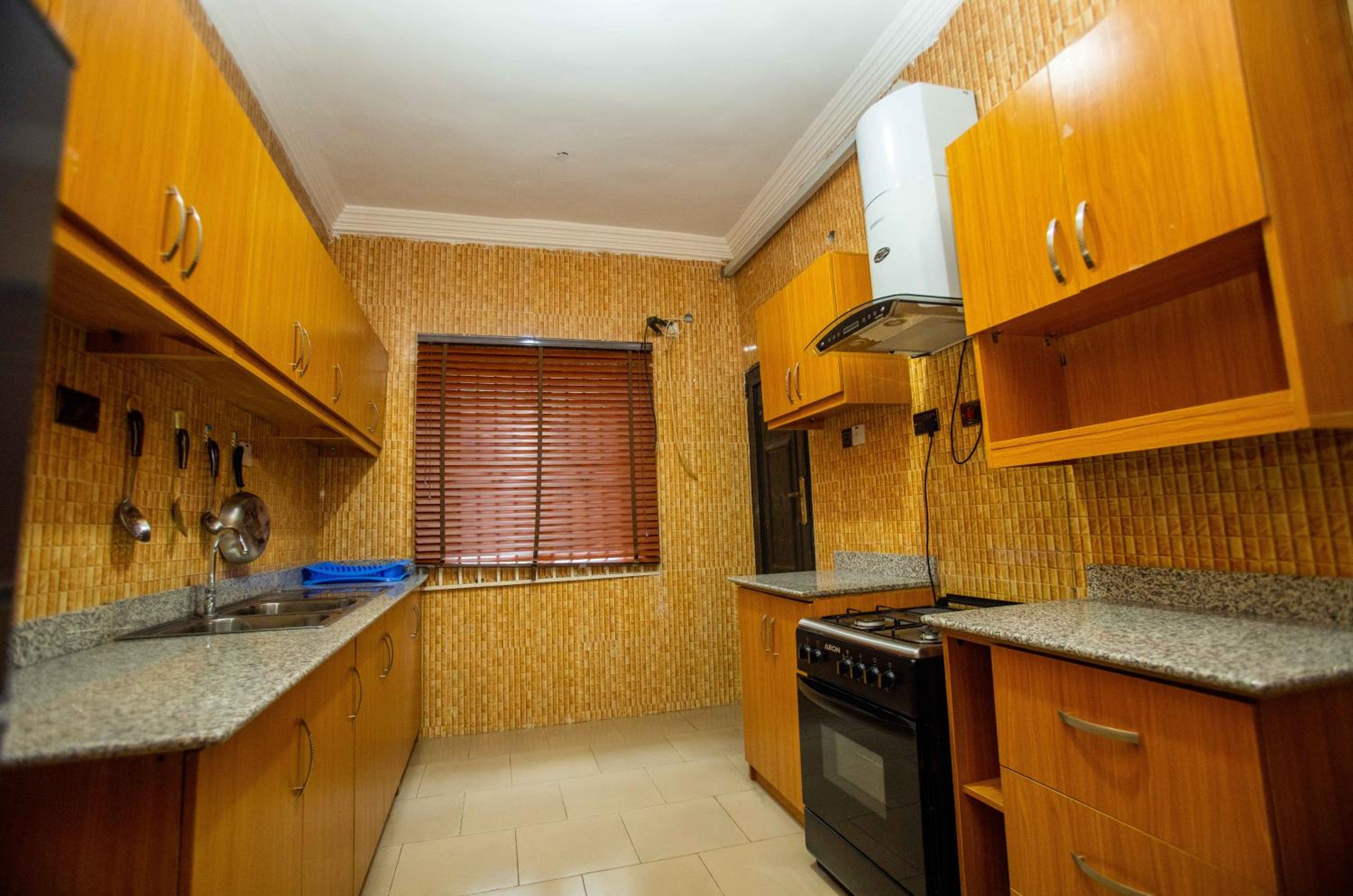 Topfun Apartment