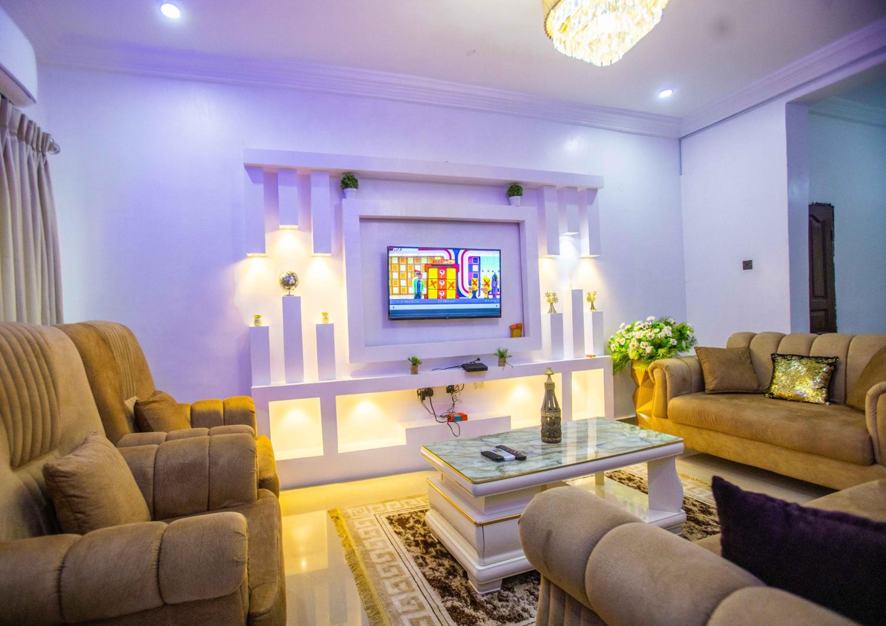Topfun Apartment
