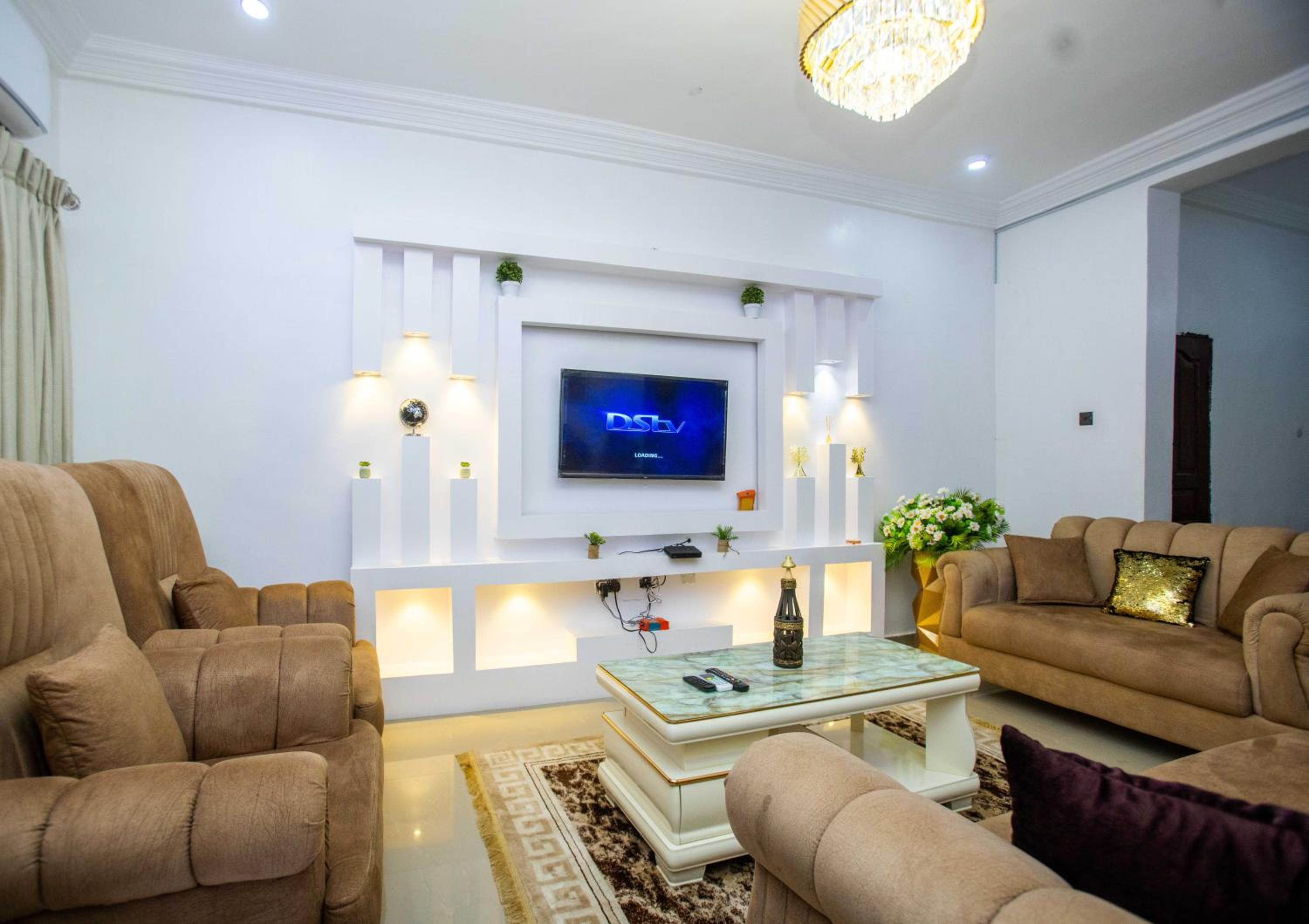 Topfun Apartment