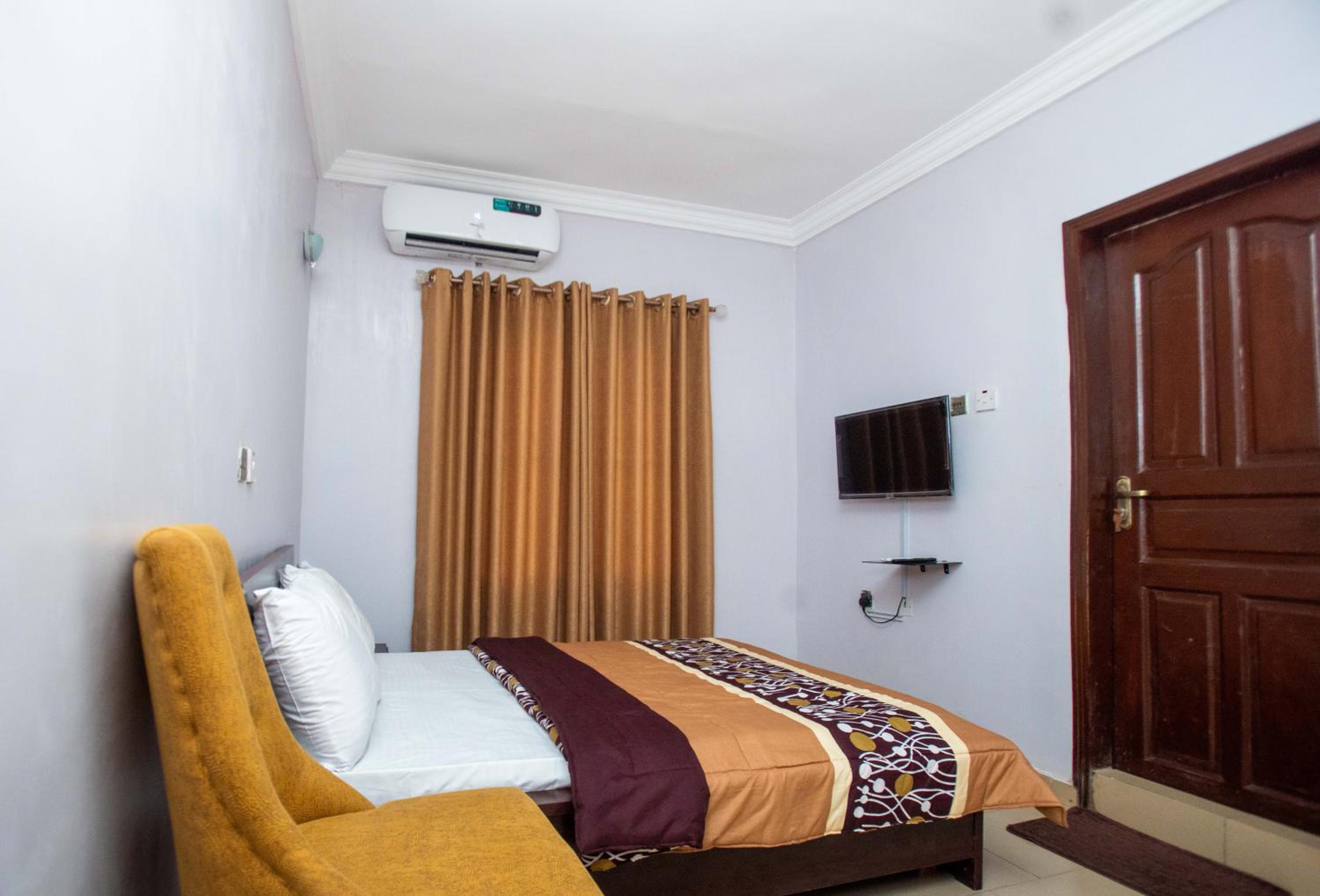 Topfun Apartment