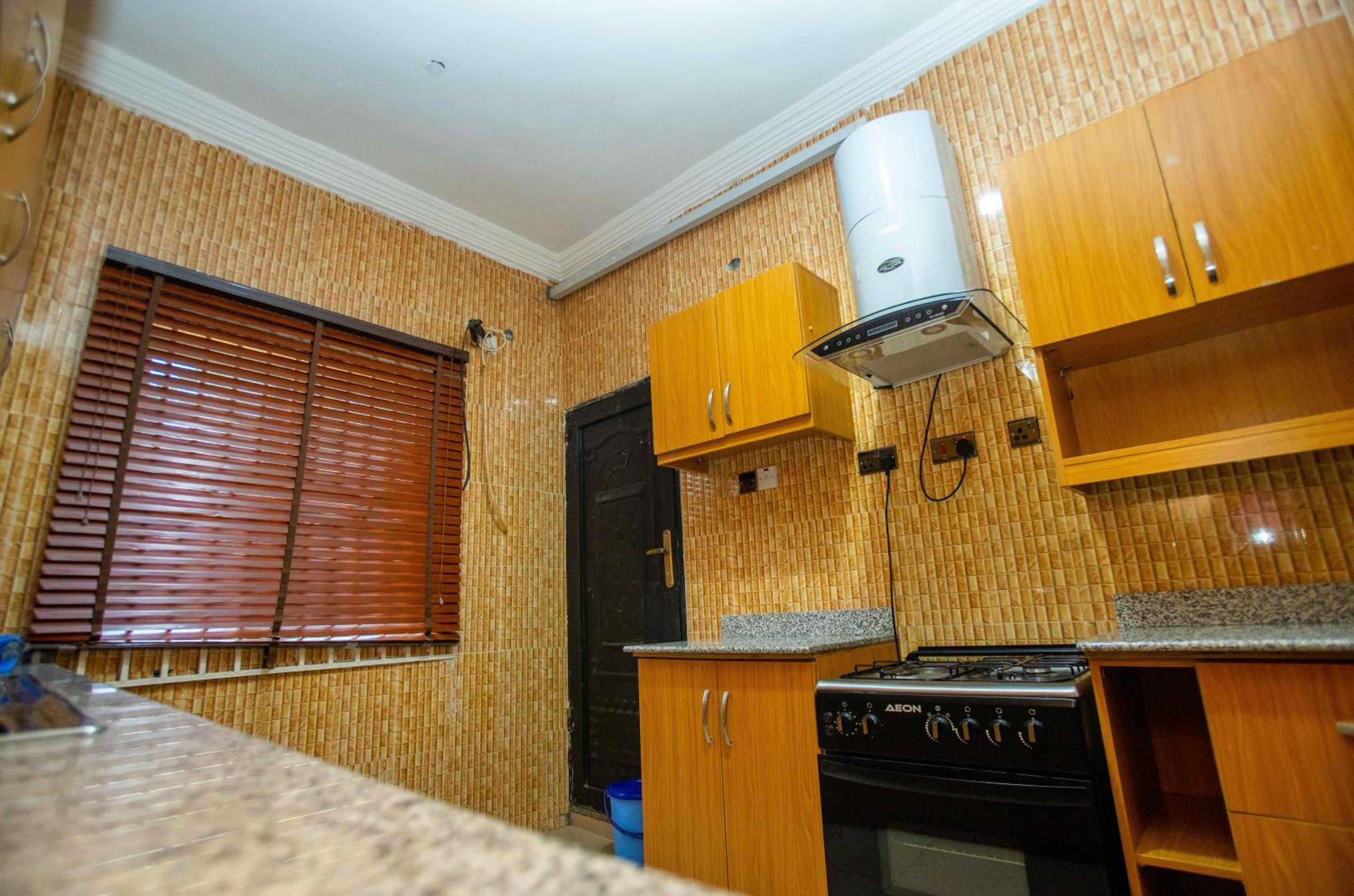 Topfun Apartment