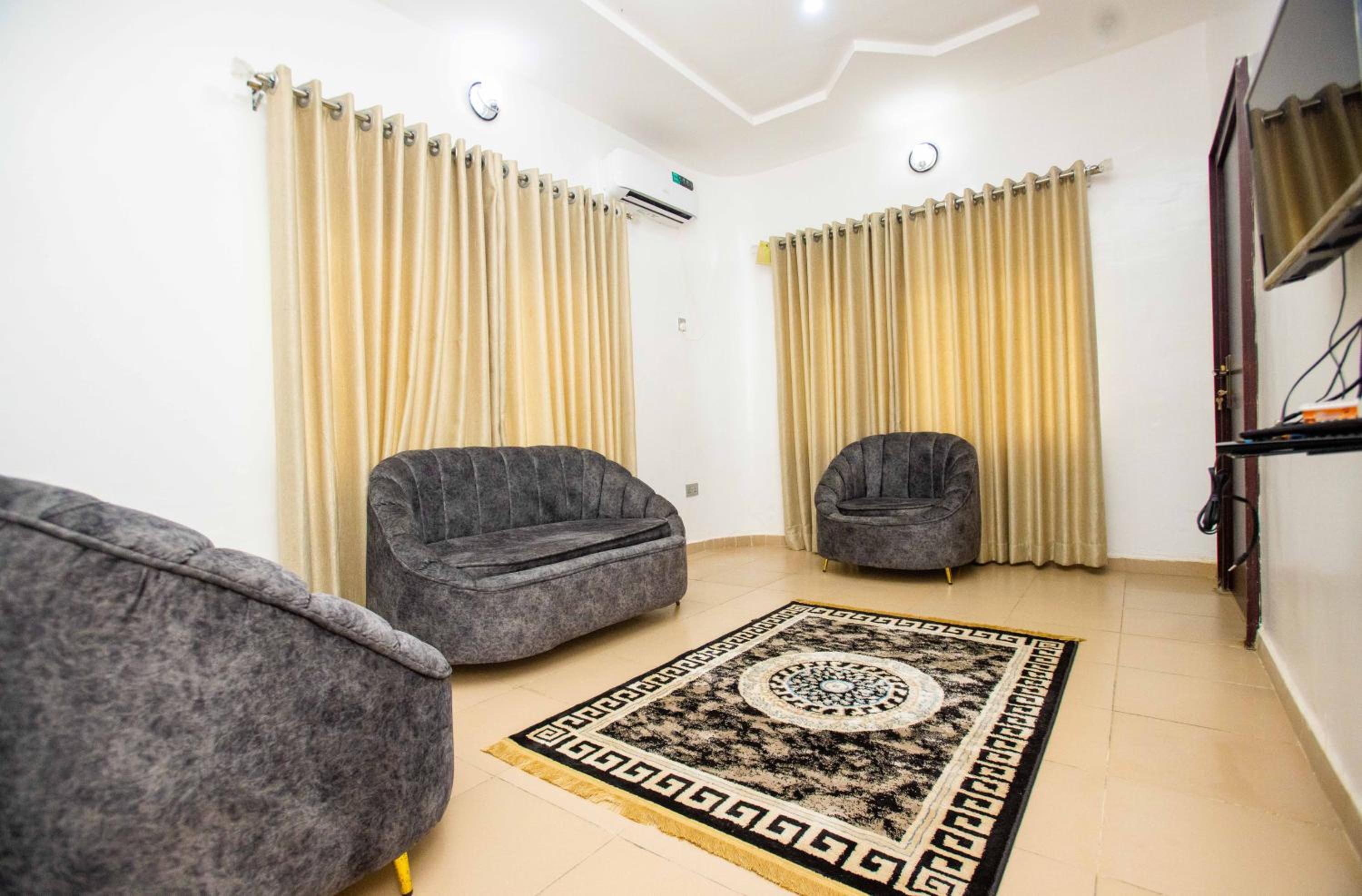 Topfun Apartment