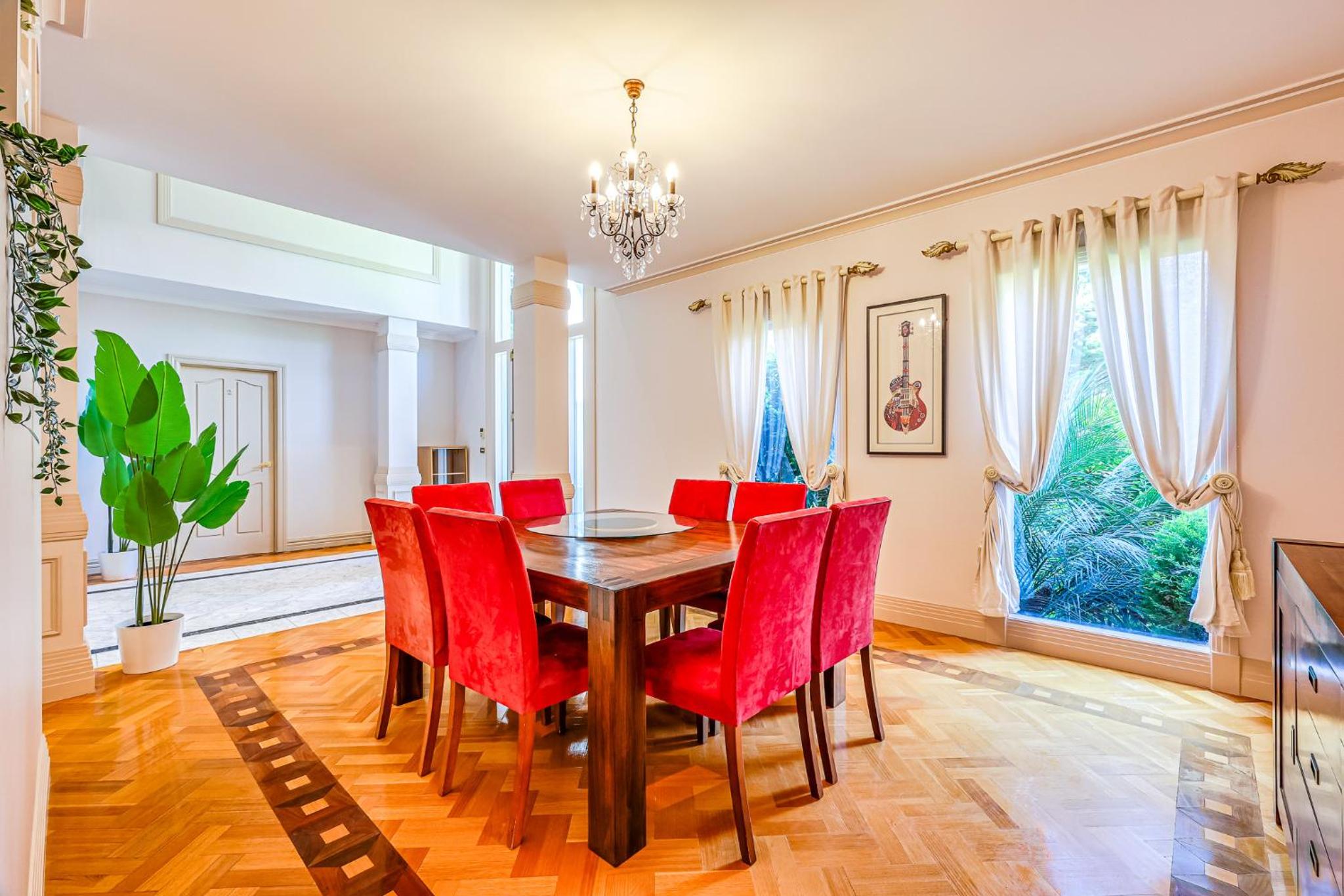 StayAU Expansive 7BR Villa Scenic Warrandyte