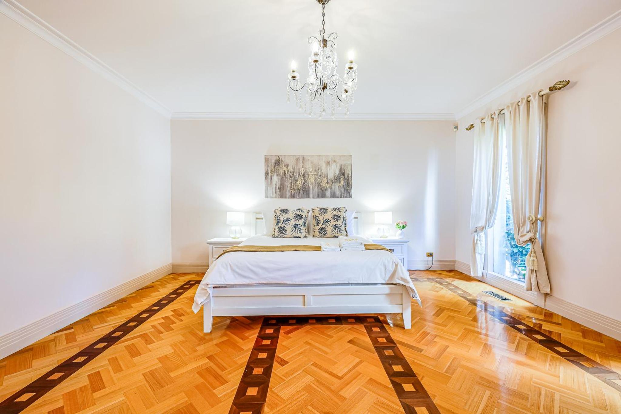 StayAU Expansive 7BR Villa Scenic Warrandyte