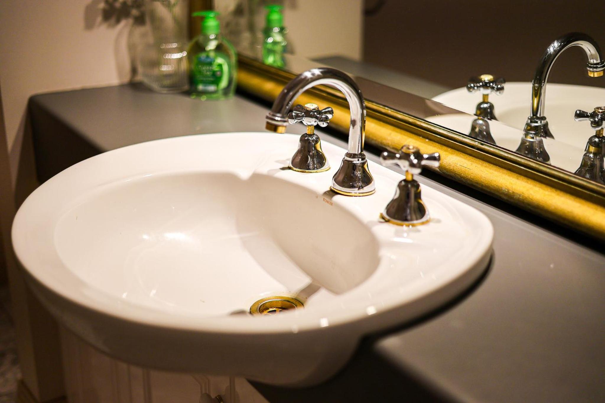 StayAU Expansive 7BR Villa Scenic Warrandyte
