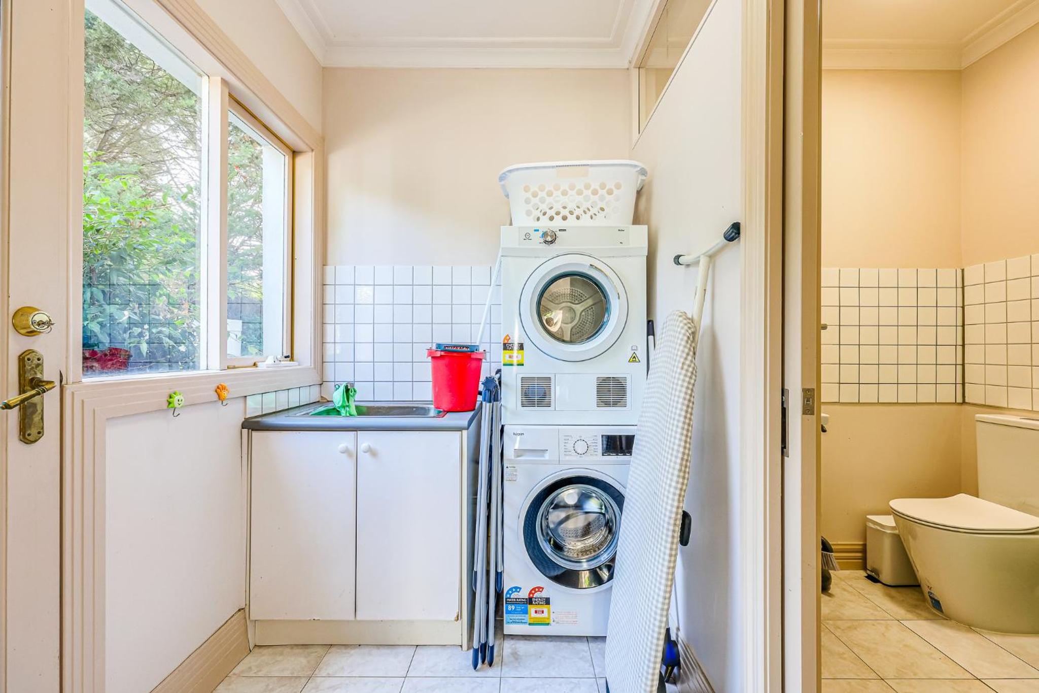 StayAU Expansive 7BR Villa Scenic Warrandyte