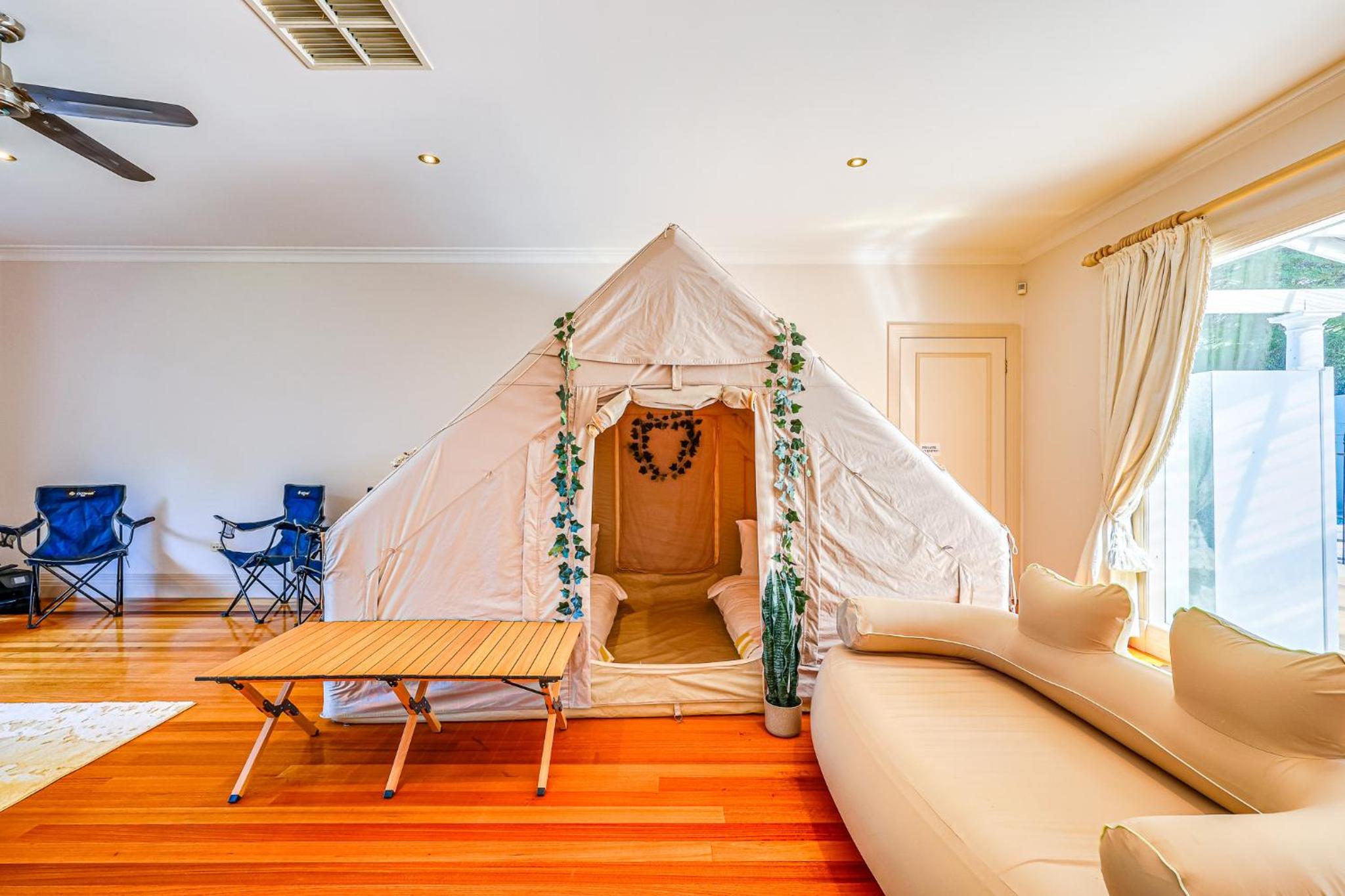 StayAU Expansive 7BR Villa Scenic Warrandyte