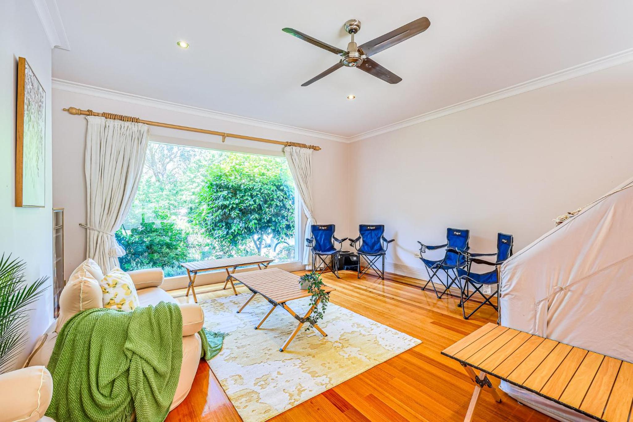 StayAU Expansive 7BR Villa Scenic Warrandyte