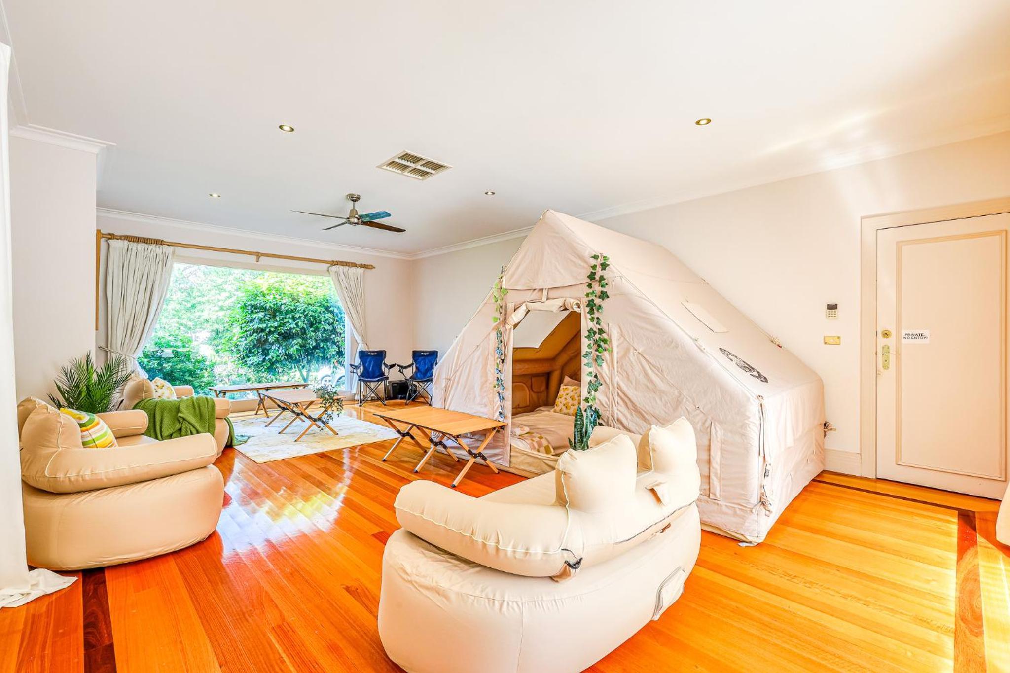 StayAU Expansive 7BR Villa Scenic Warrandyte