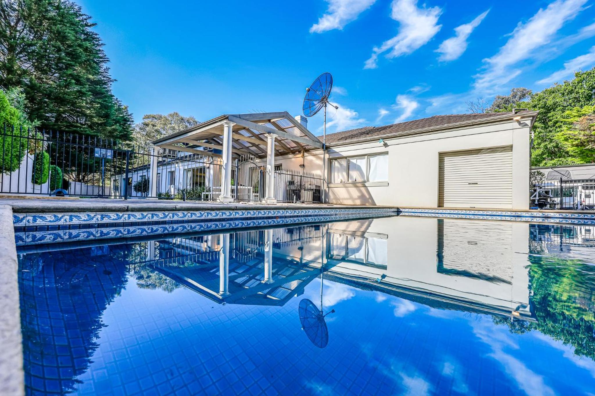 StayAU Expansive 7BR Villa Scenic Warrandyte