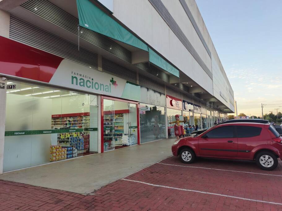 Apto com Ar Condicionado em Avenida Comercial