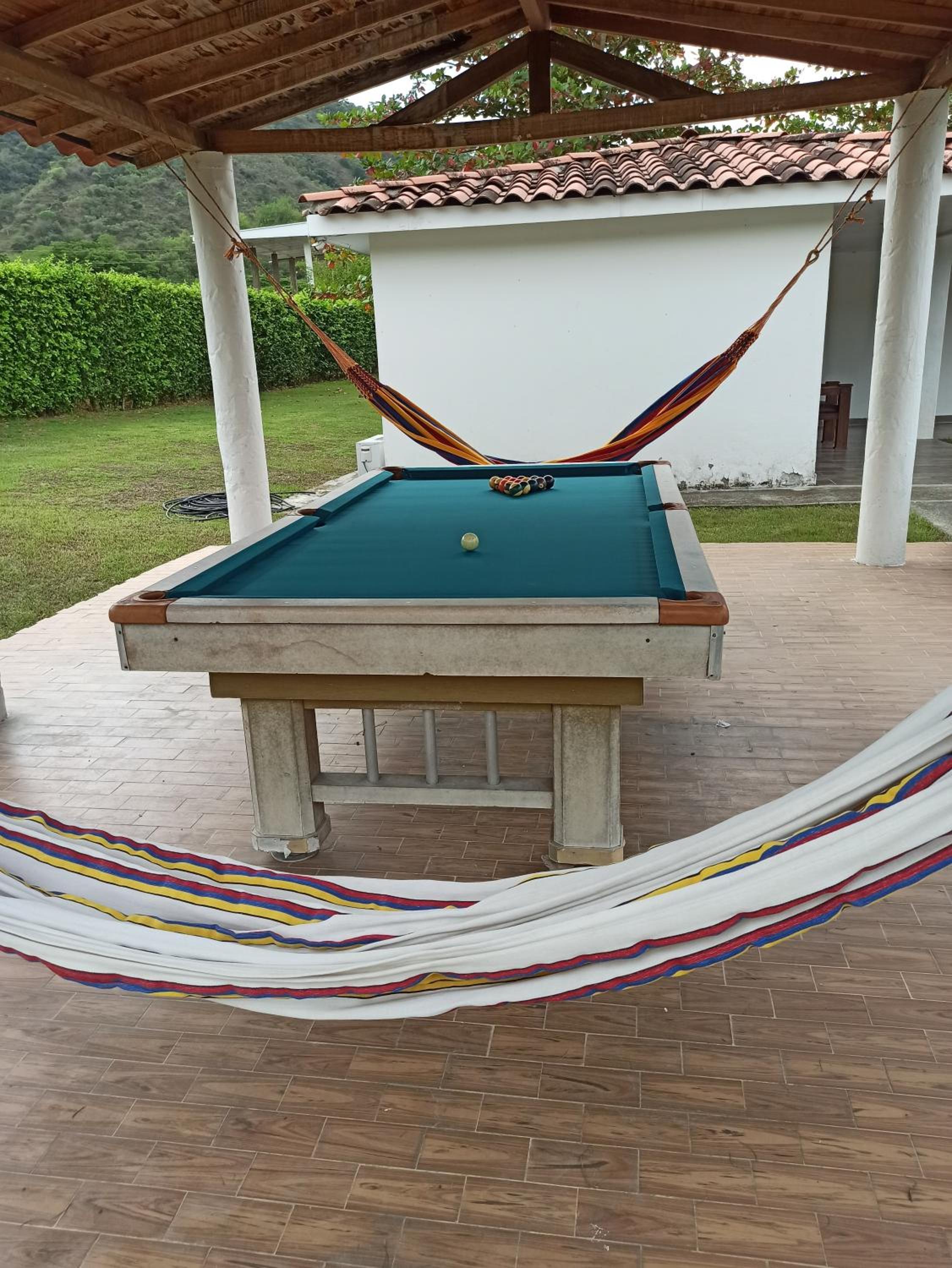 Piscina-jacuzzi-calma-comodidad-Villa Old Havana