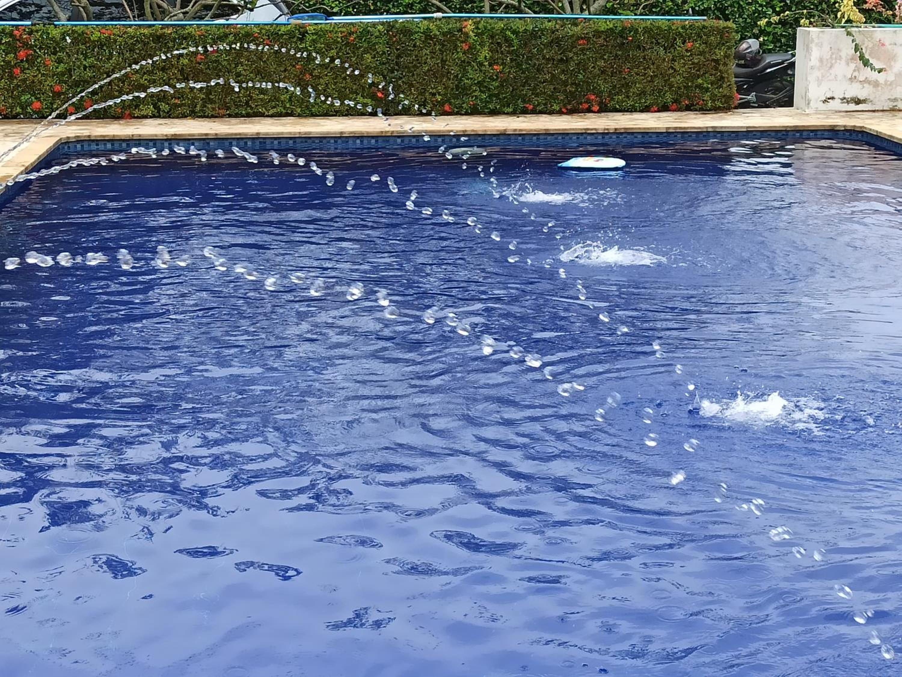 Piscina-jacuzzi-calma-comodidad-Villa Old Havana