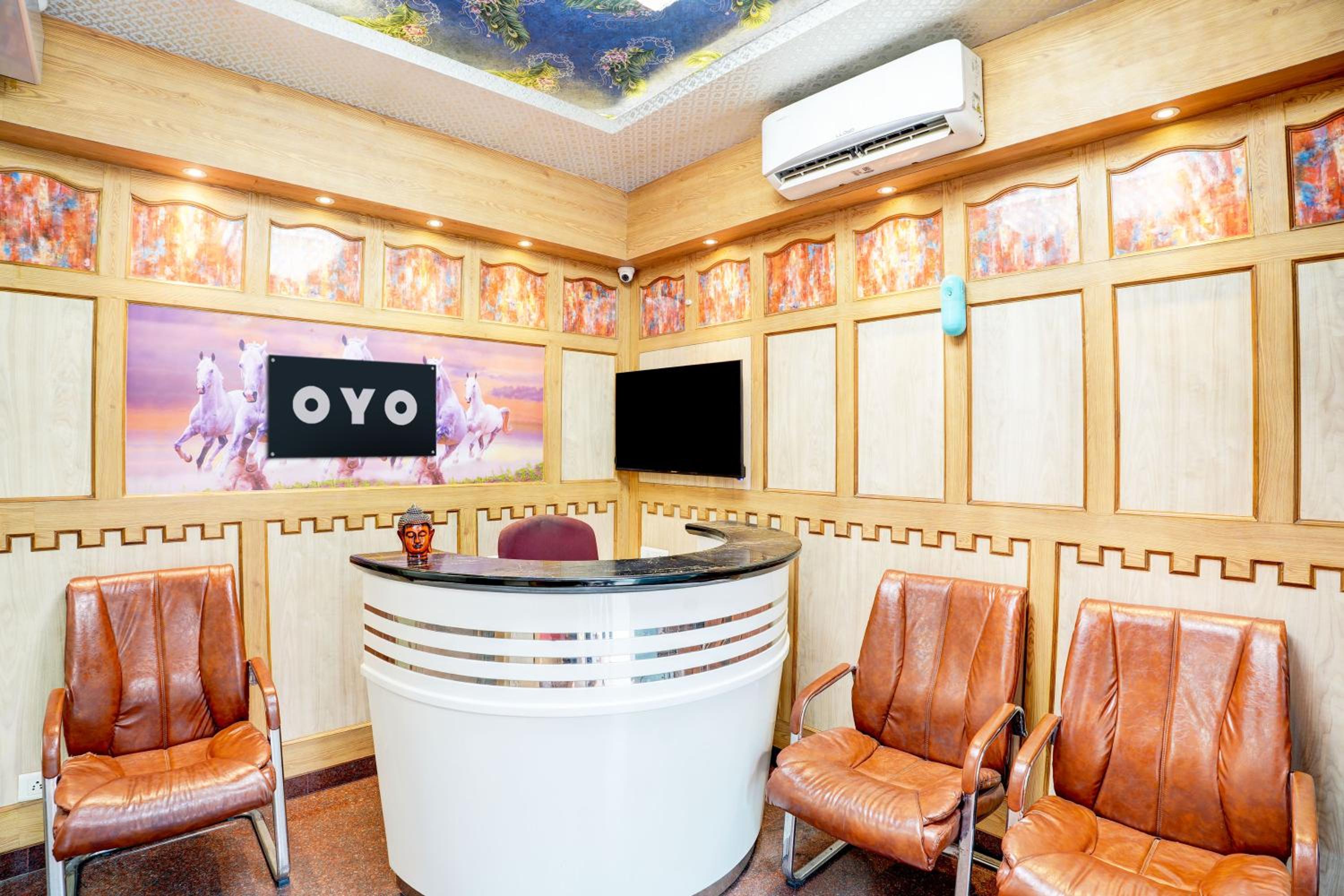 Lobby & Reception