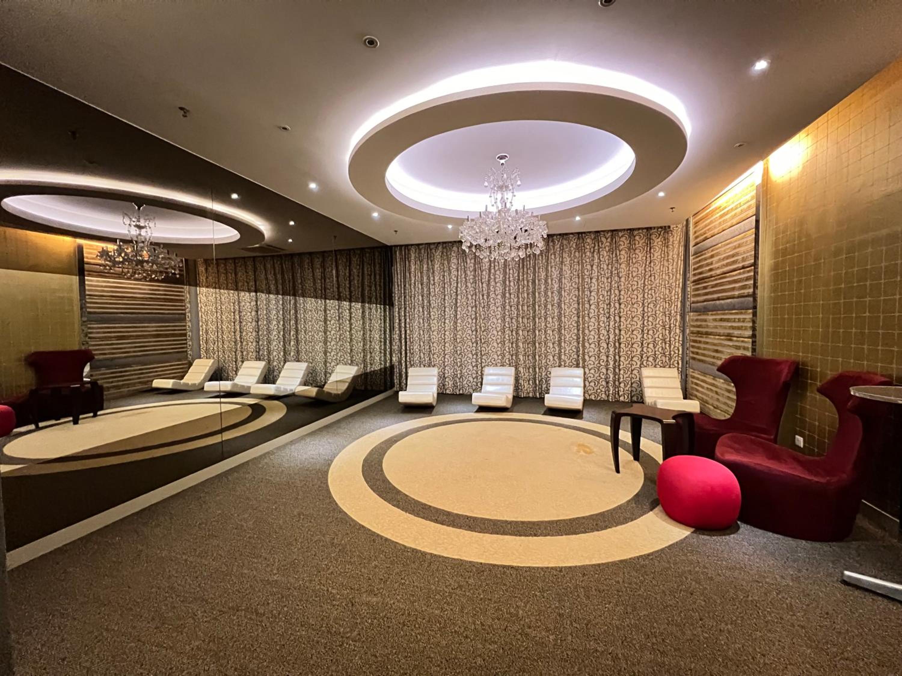 Regalia Suites Skypool View KLCC by Enjoy your stay