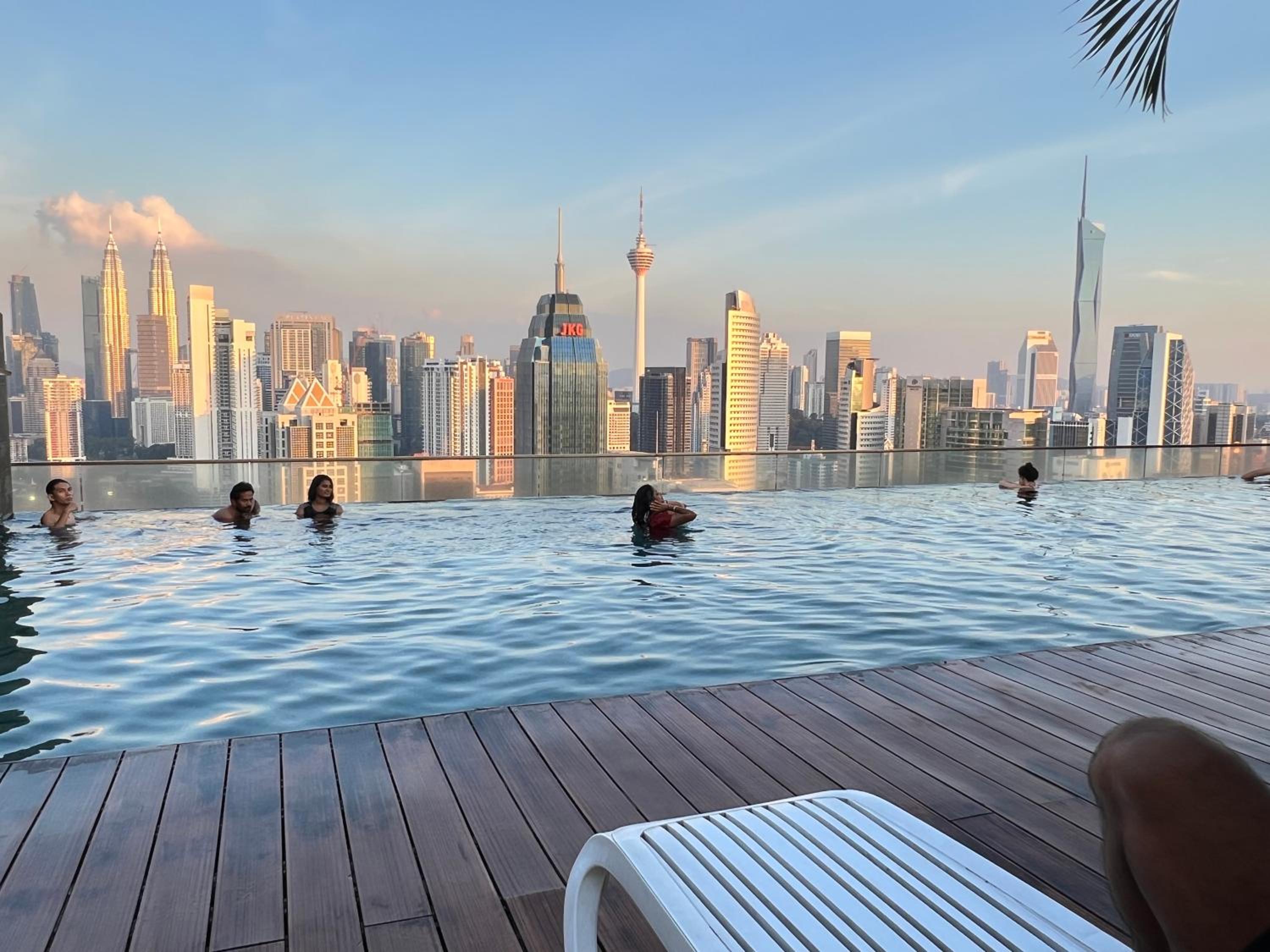 Regalia Suites Skypool View KLCC by Enjoy your stay