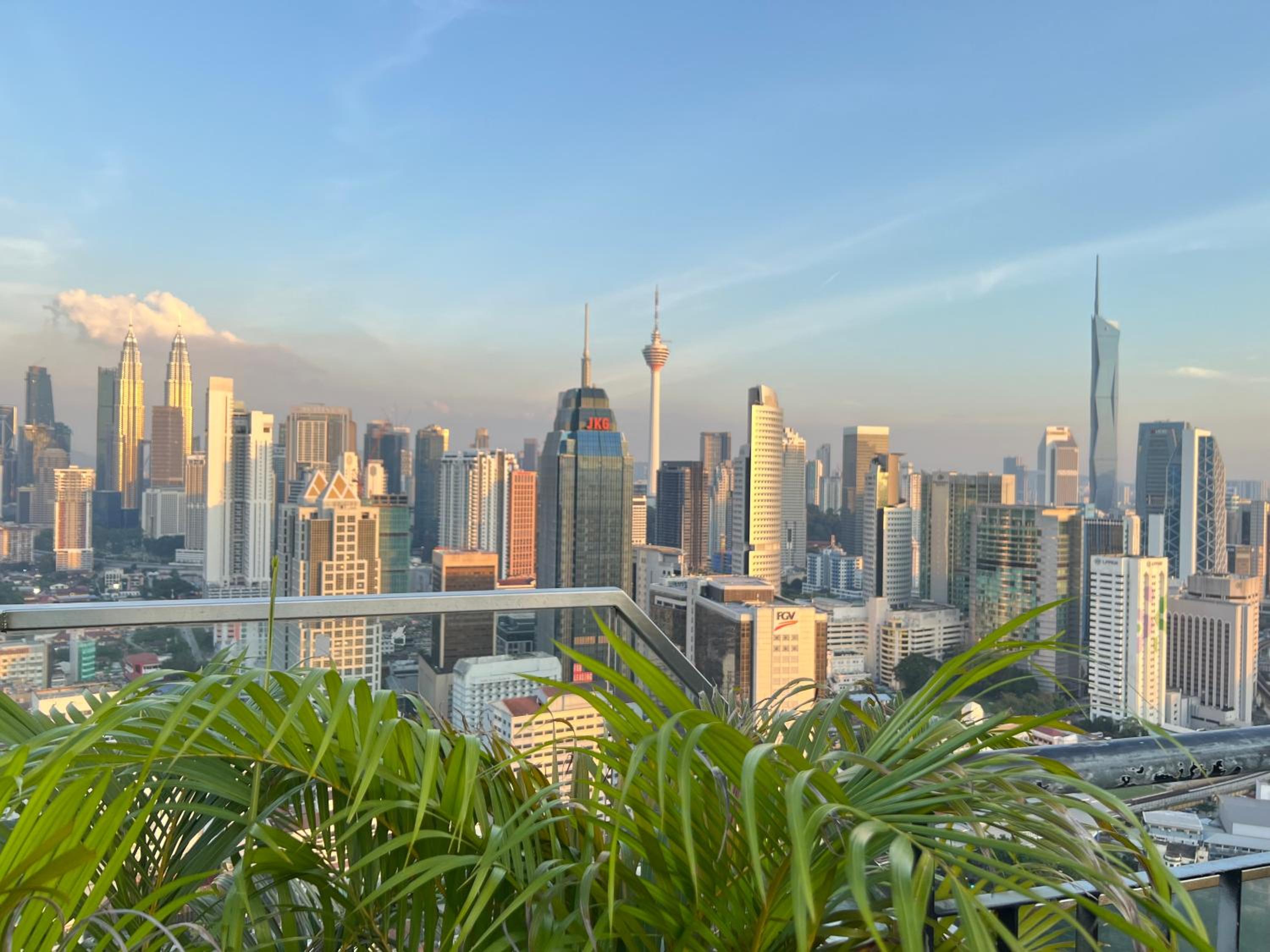 Regalia Suites Skypool View KLCC by Enjoy your stay