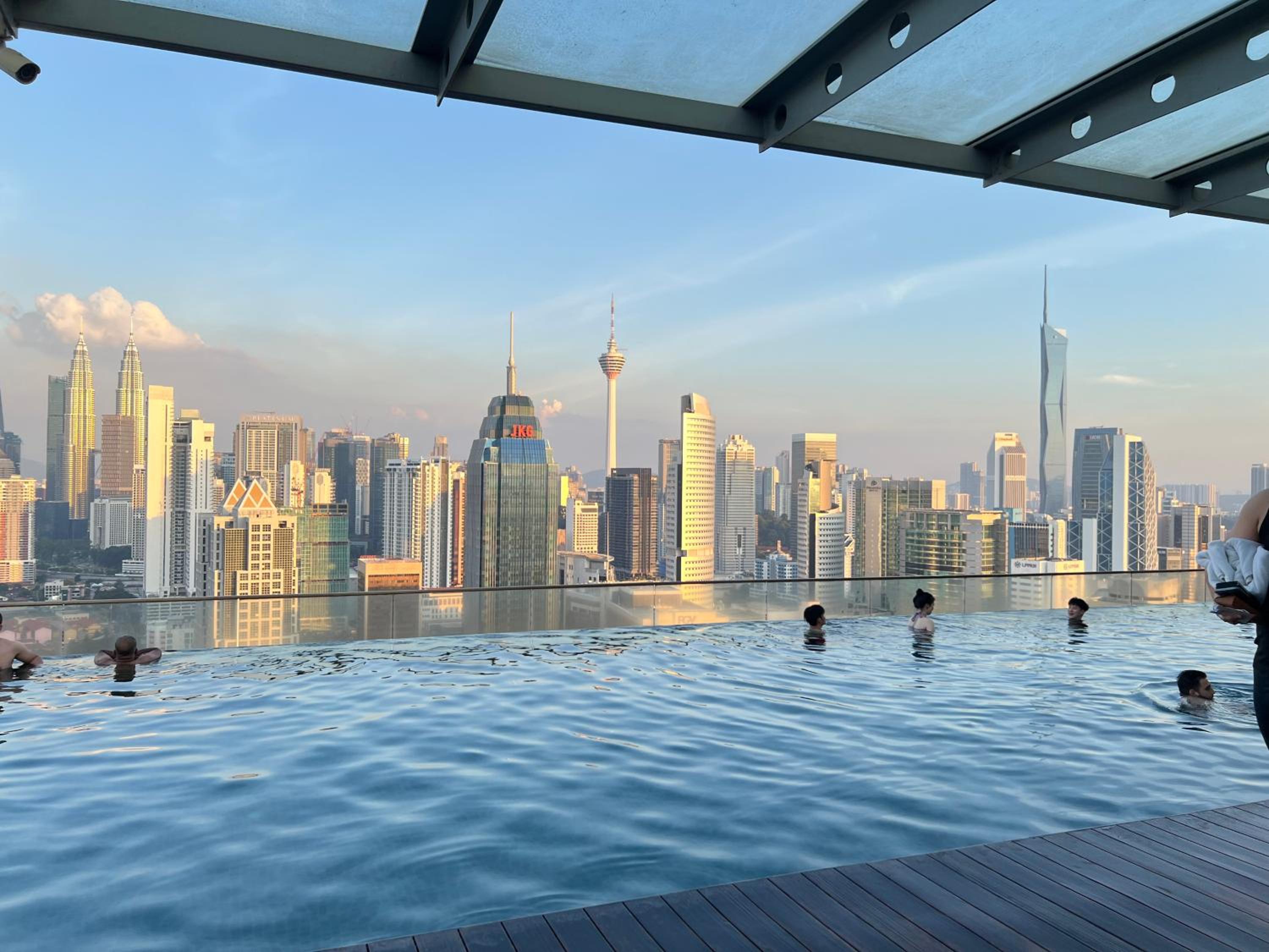 Regalia Suites Skypool View KLCC by Enjoy your stay