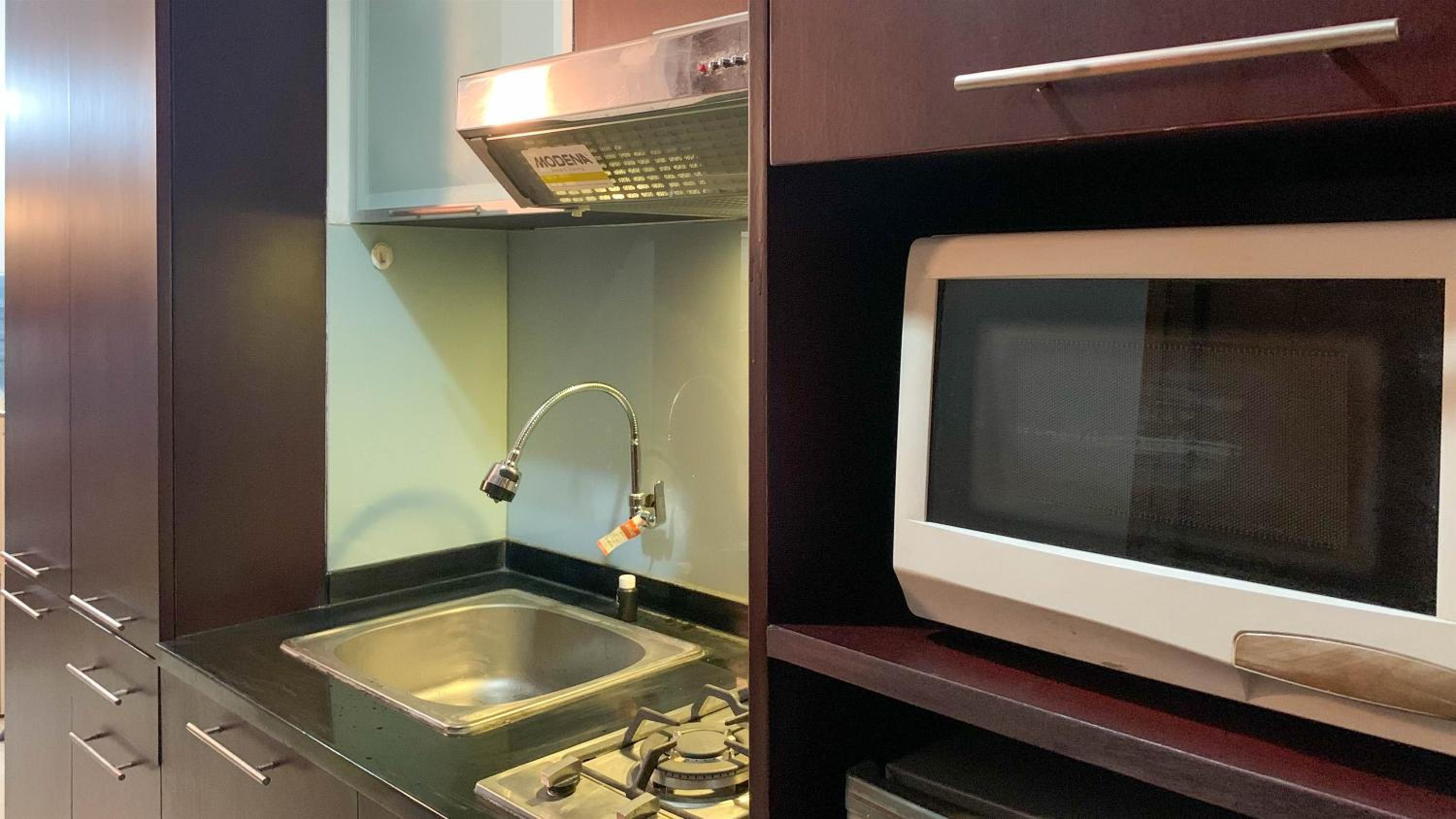Comfort and Minimalist 2BR at Maple Park Sunter Apartment By Travelio view 4