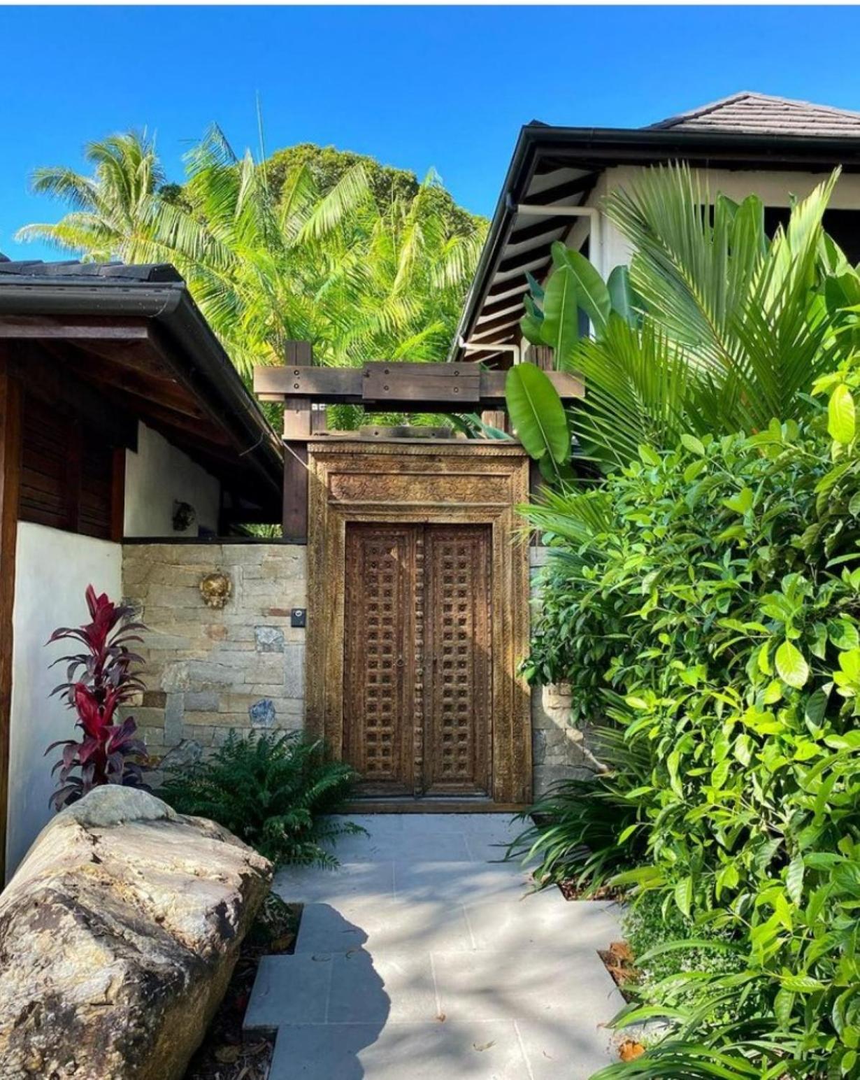 Spice At Oak Absolute Beachfront with Private Pool Near Port Douglas