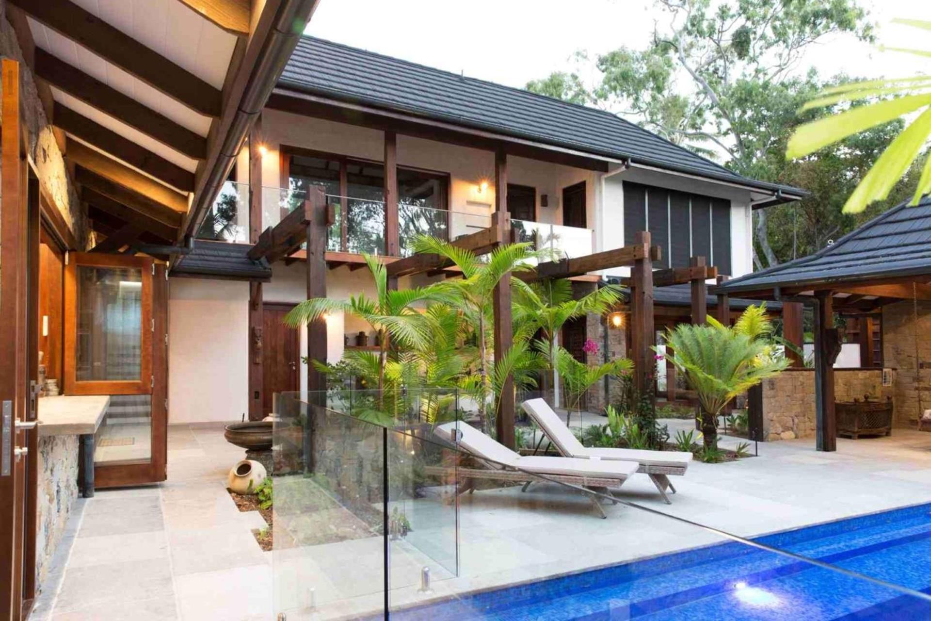 Spice At Oak Absolute Beachfront with Private Pool Near Port Douglas
