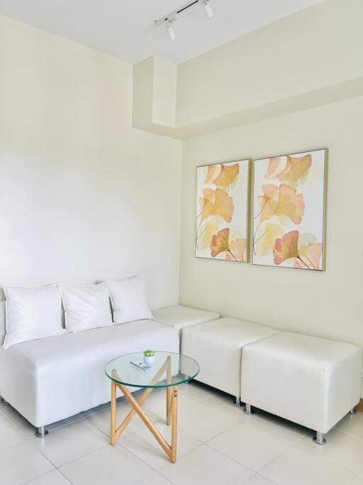 24 Modern 1-Bedroom Minimalist Sanctuary