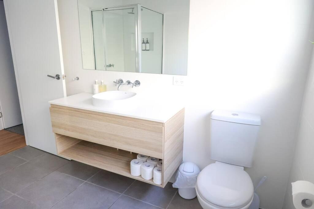 Stylish Stay 4BR Central Wagga