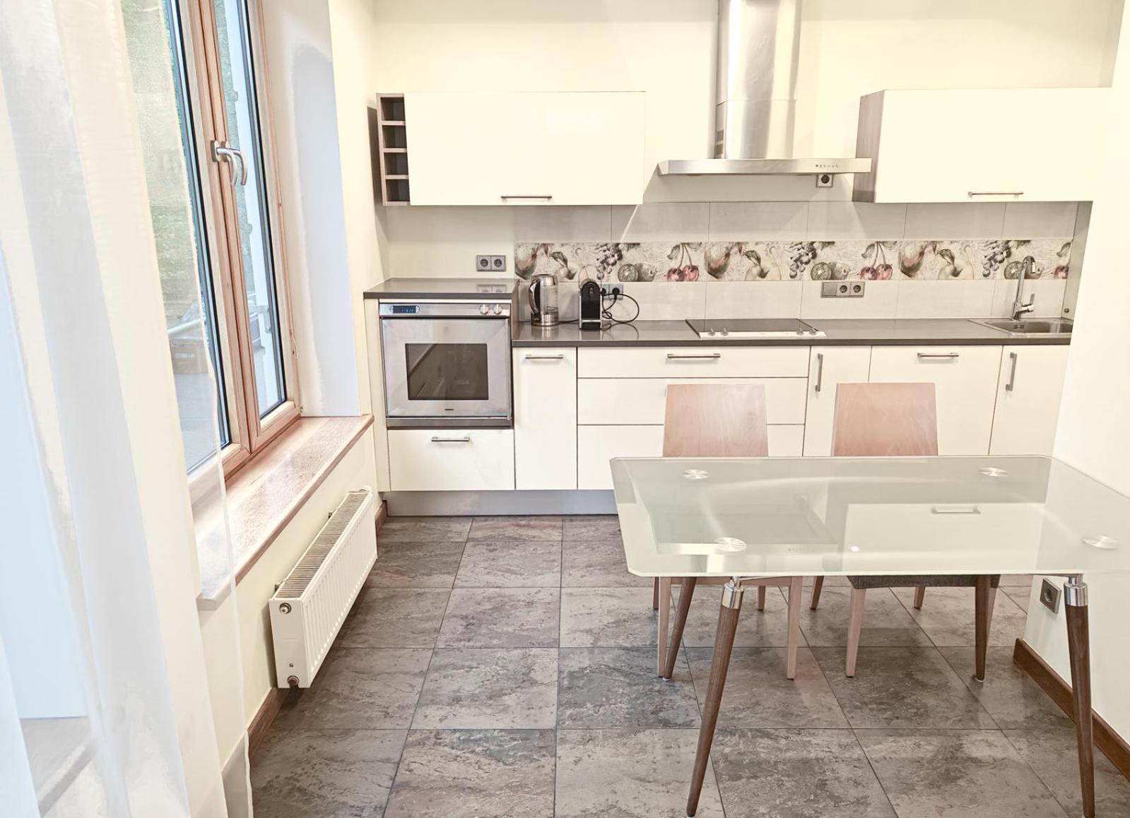 Elite centre, free parking, ultra-desirable 1 of 1, lux view
