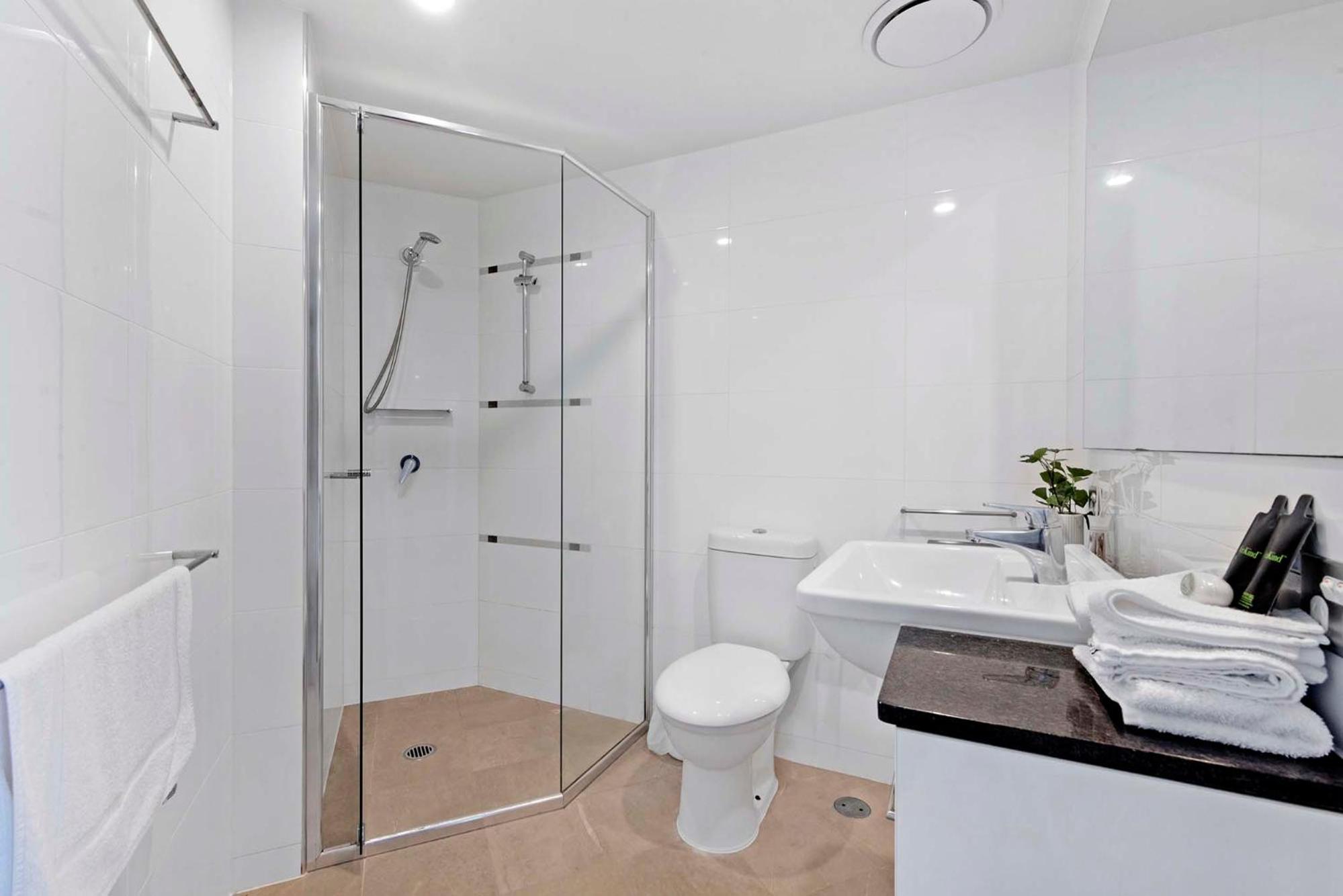 Central location in Broadbeach! - Sierra Grand Apartments - Self Contained & Privately Managed