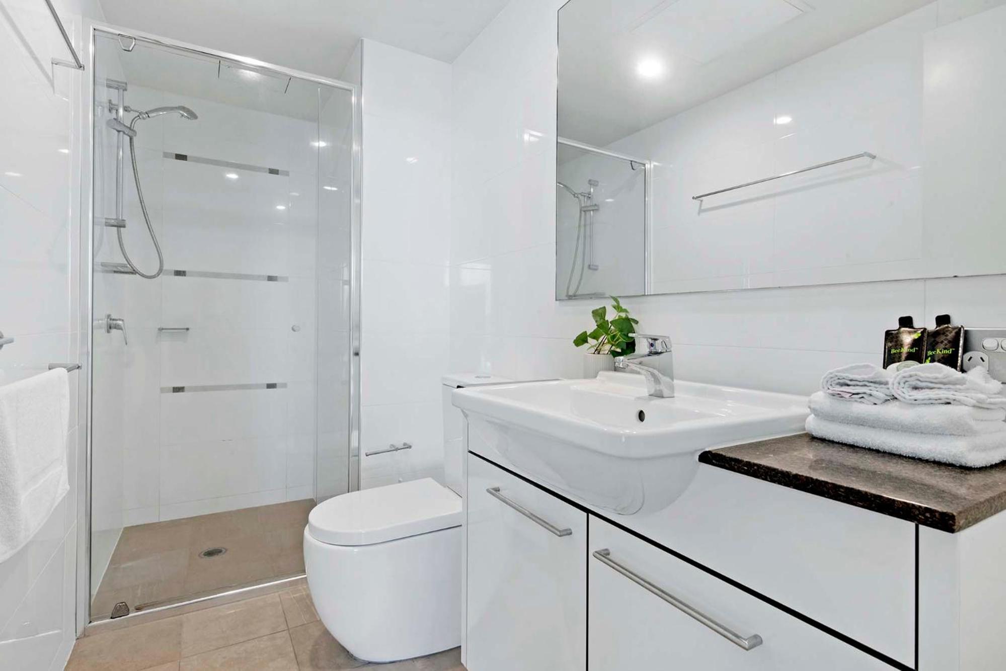 Central location in Broadbeach! - Sierra Grand Apartments - Self Contained & Privately Managed